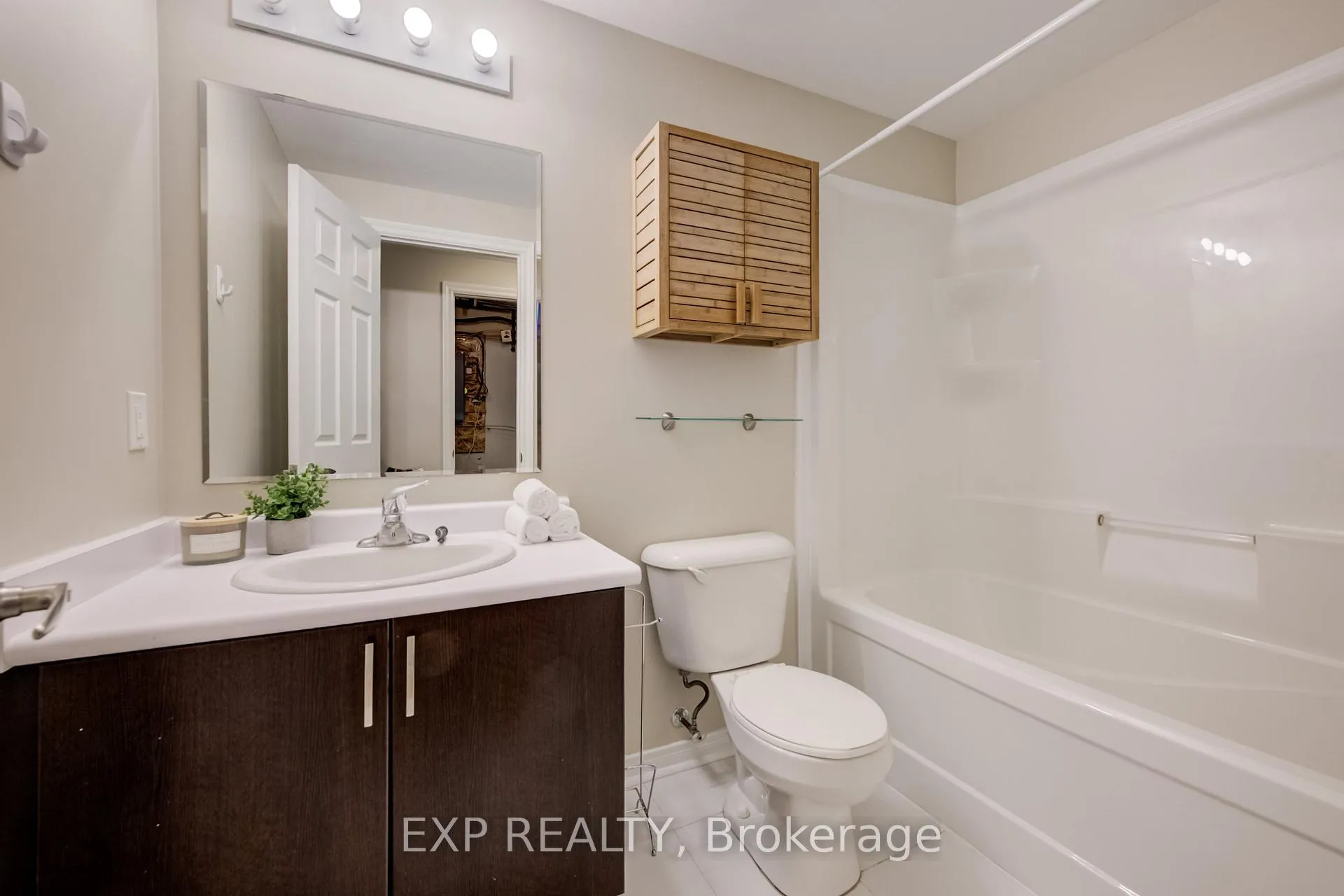 Photo 18 of Unit A, 246 Westmeadow Drive, Kitchener — HOMEH
