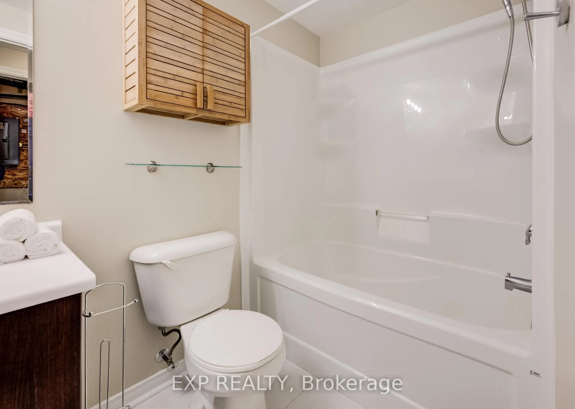 Photo 19 of Unit A, 246 Westmeadow Drive, Kitchener — HOMEH