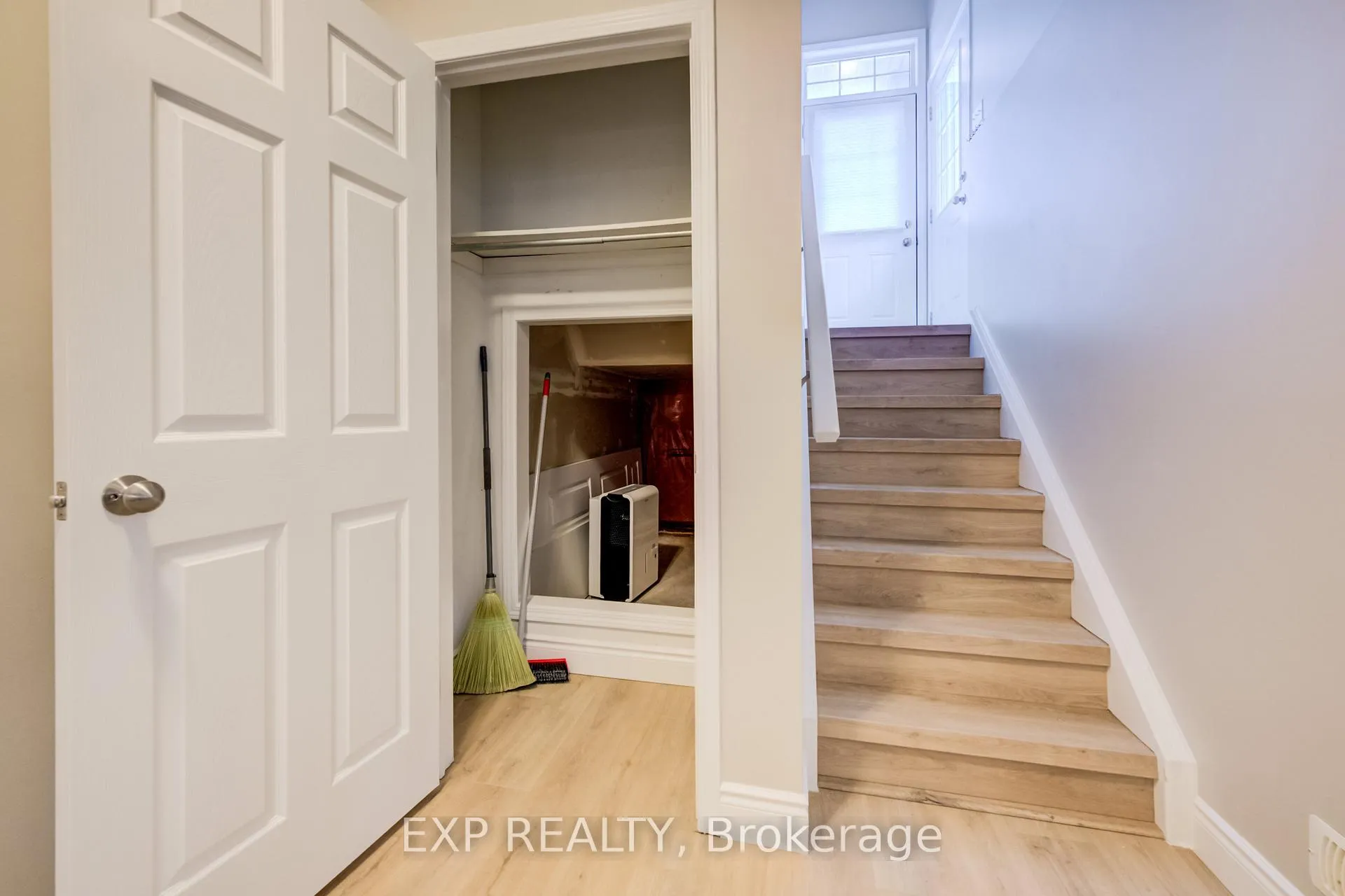 Photo 20 of Unit A, 246 Westmeadow Drive, Kitchener — HOMEH