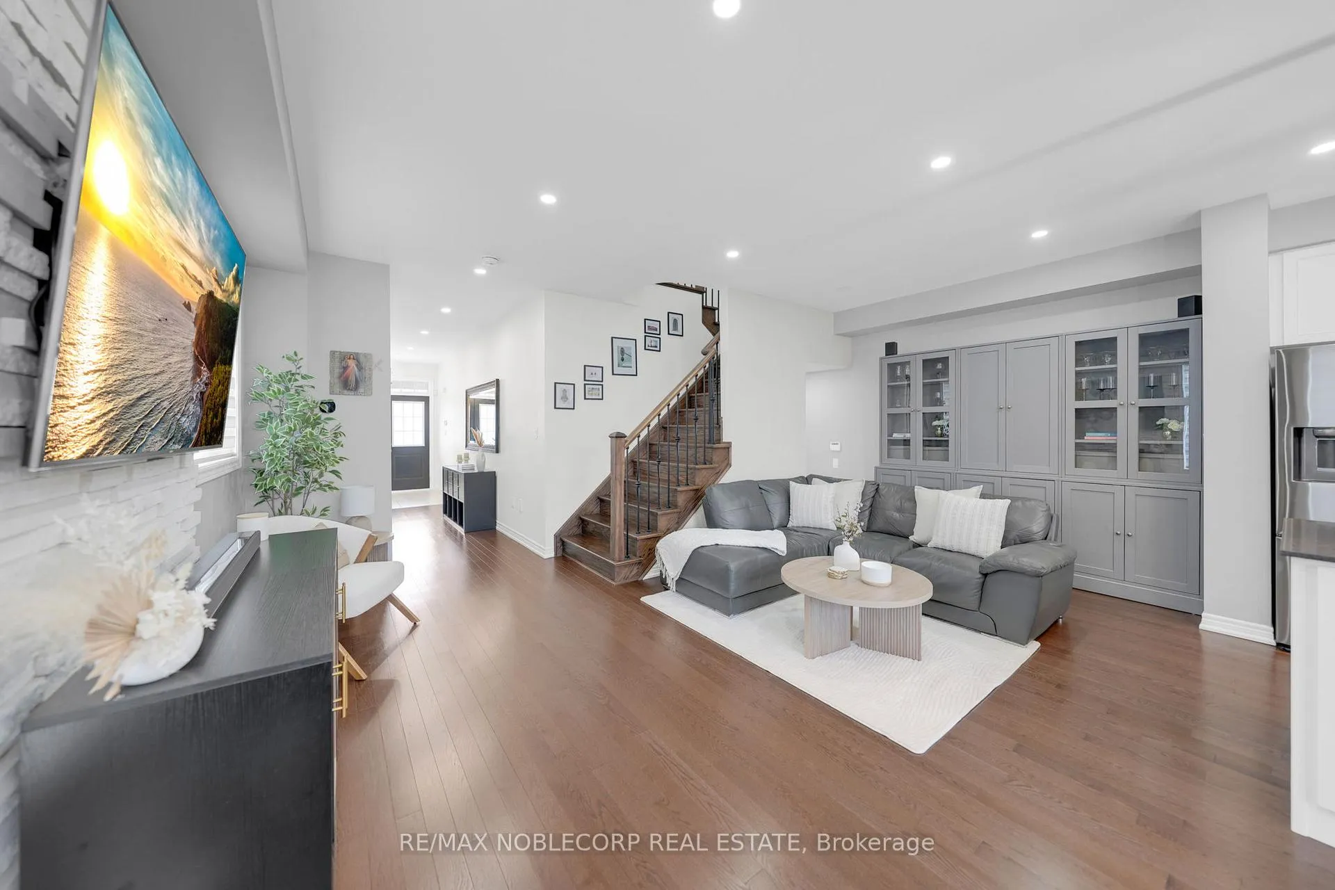 Photo 12 of 40 Morra Avenue, Caledon, Bolton East — HOMEH
