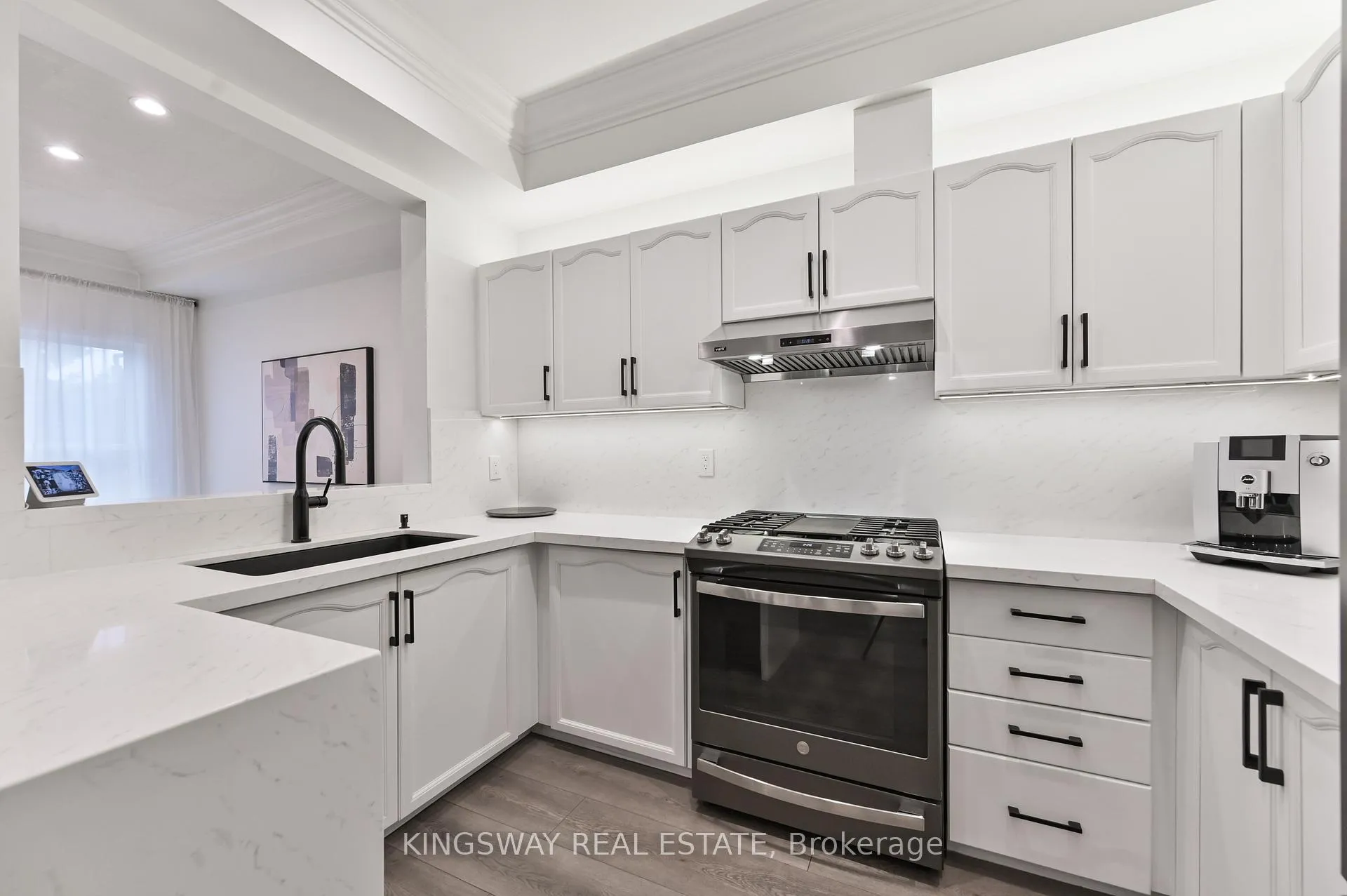 Photo 8 of 17 Amberhill Way, Aurora, Bayview Wellington — HOMEH