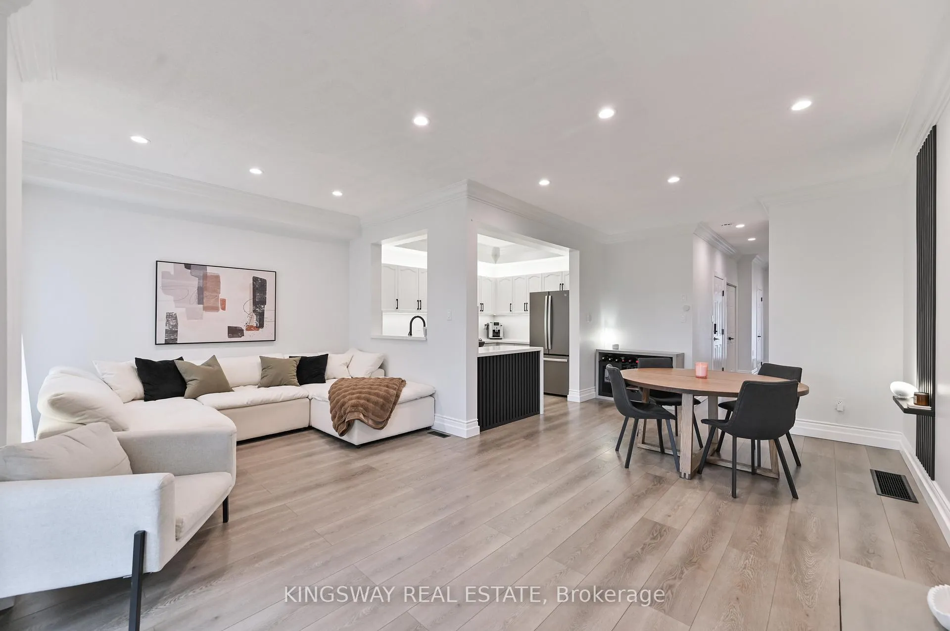 Photo 13 of 17 Amberhill Way, Aurora, Bayview Wellington — HOMEH