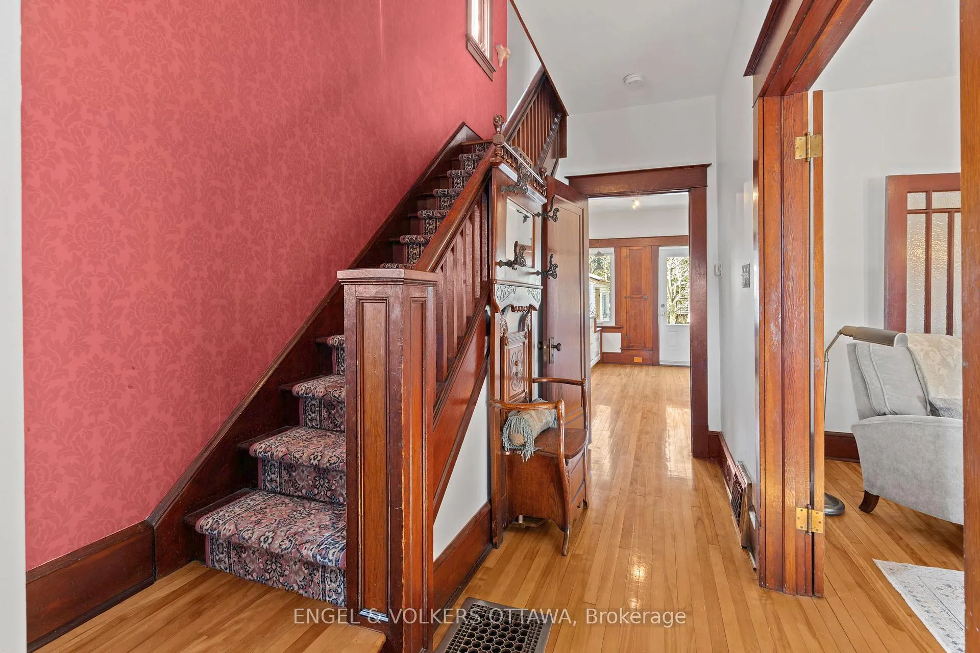 Photo 4 of 44 Hampton Avenue, Ottawa, Ottawa West — HOMEH