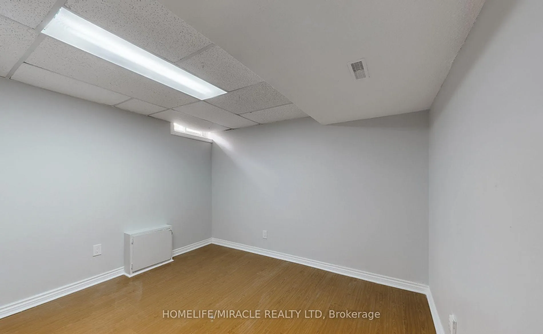 Photo 13 of 20 Nadia Place, Brampton, Westgate — HOMEH