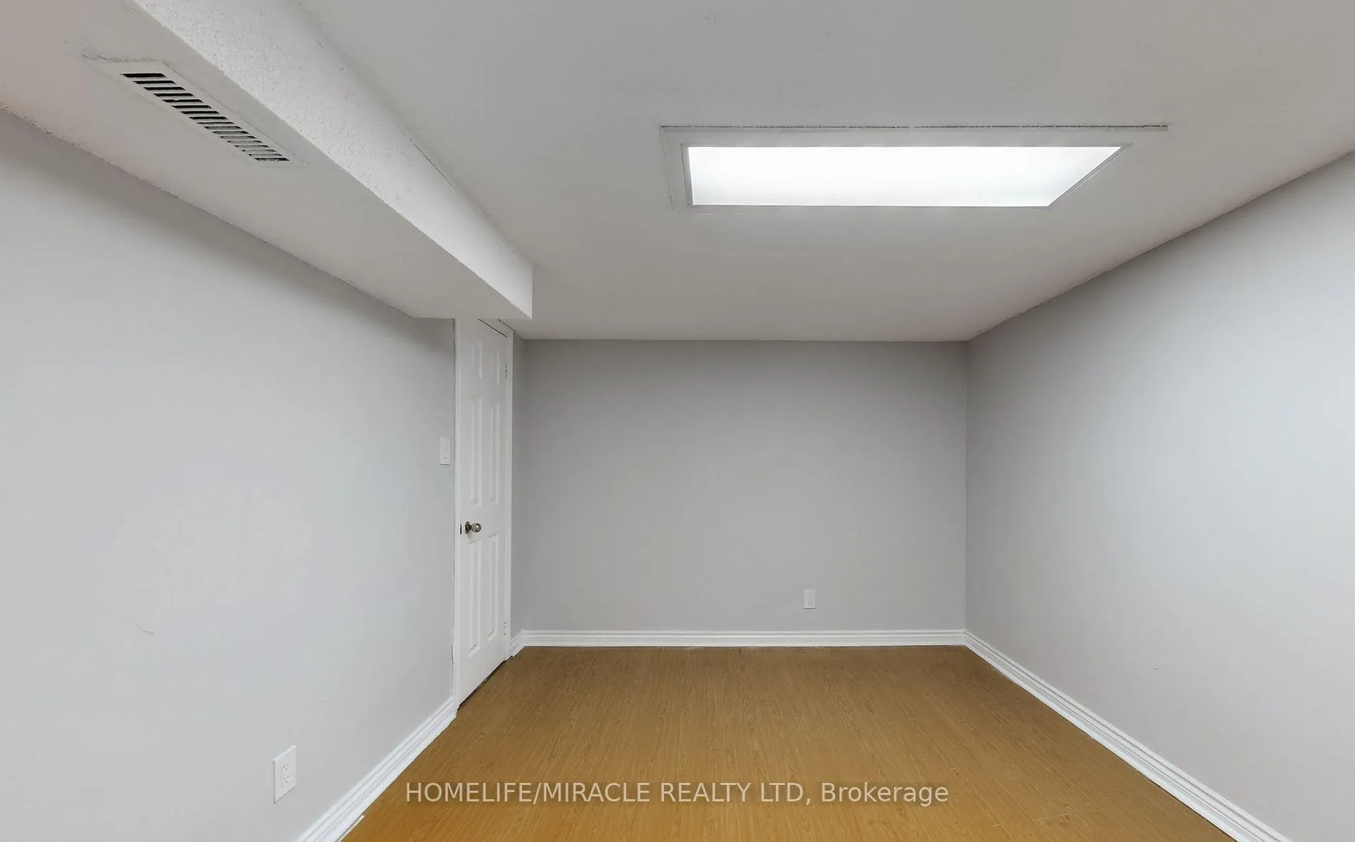 Photo 15 of 20 Nadia Place, Brampton, Westgate — HOMEH