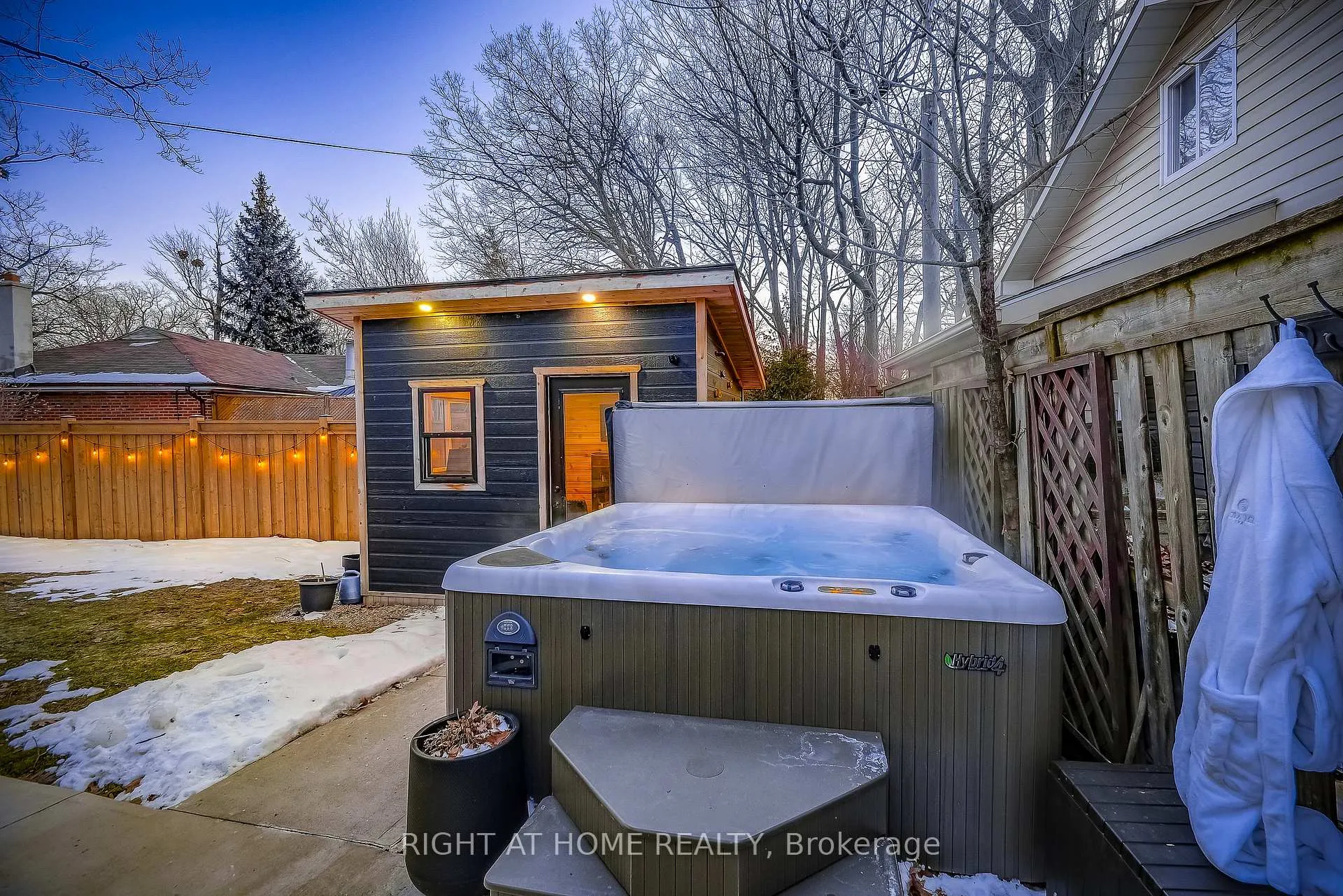 Photo 10 of 1300 Princeton Crescent, Burlington, Mountainside — HOMEH