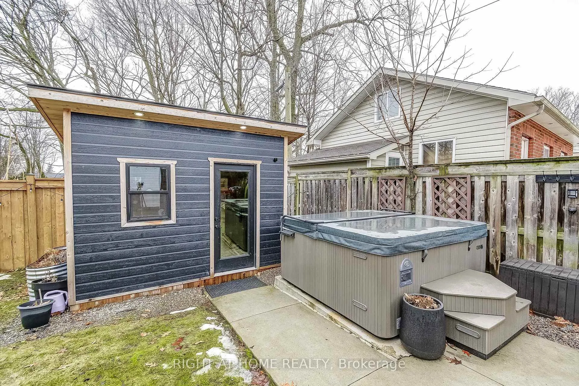 Photo 14 of 1300 Princeton Crescent, Burlington, Mountainside — HOMEH
