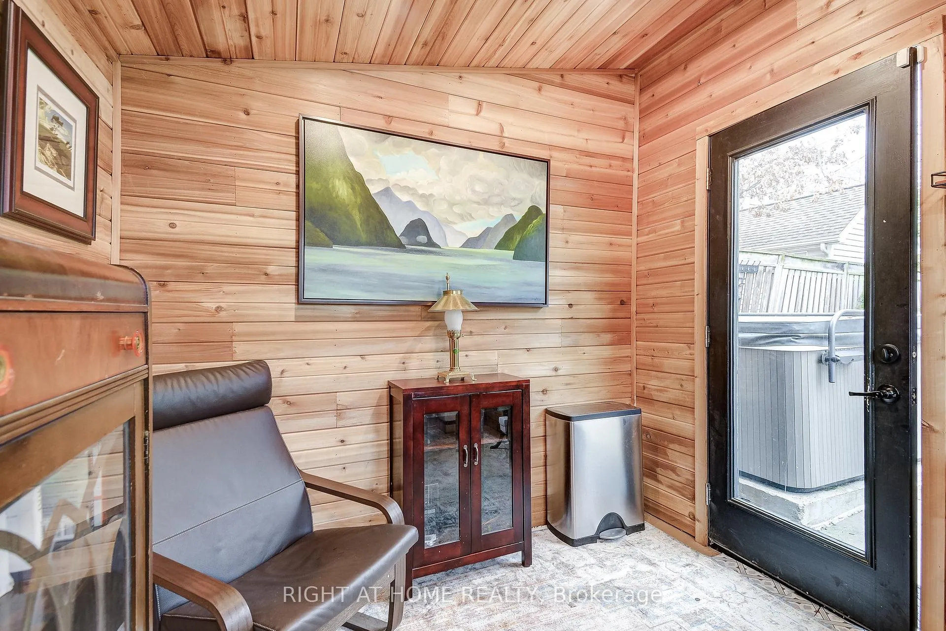 Photo 16 of 1300 Princeton Crescent, Burlington, Mountainside — HOMEH