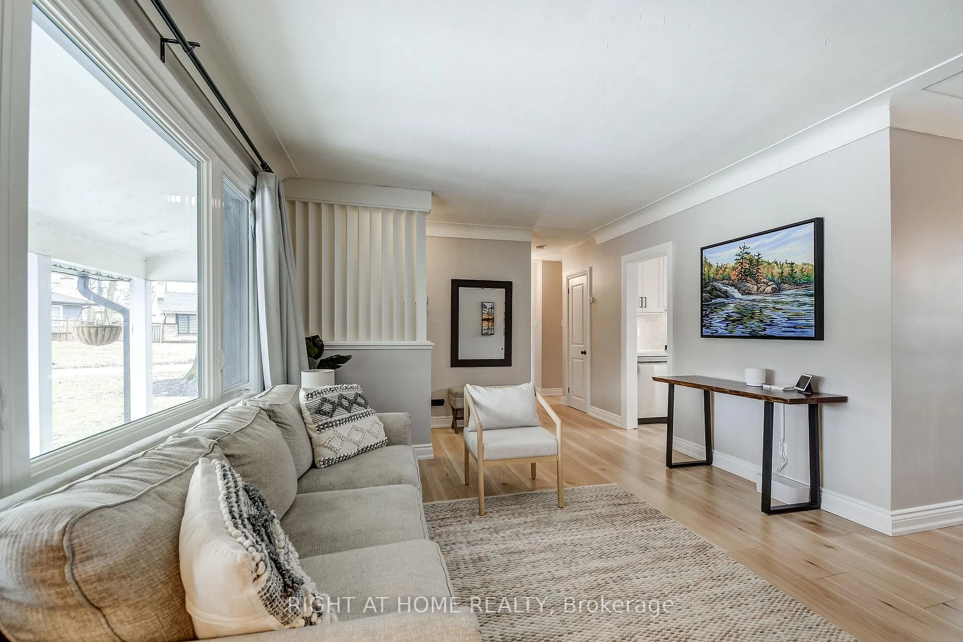 Photo 17 of 1300 Princeton Crescent, Burlington, Mountainside — HOMEH