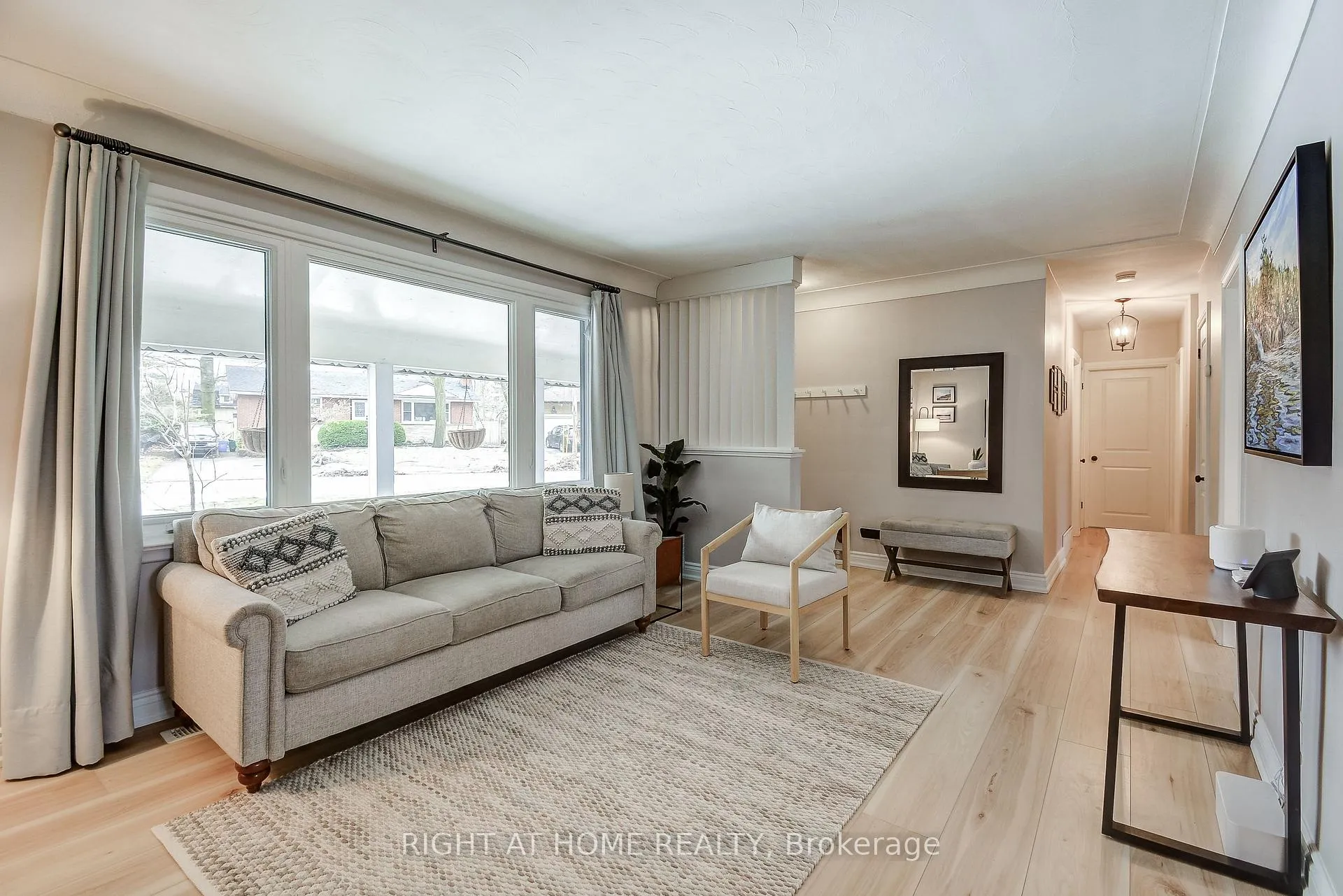 Photo 18 of 1300 Princeton Crescent, Burlington, Mountainside — HOMEH