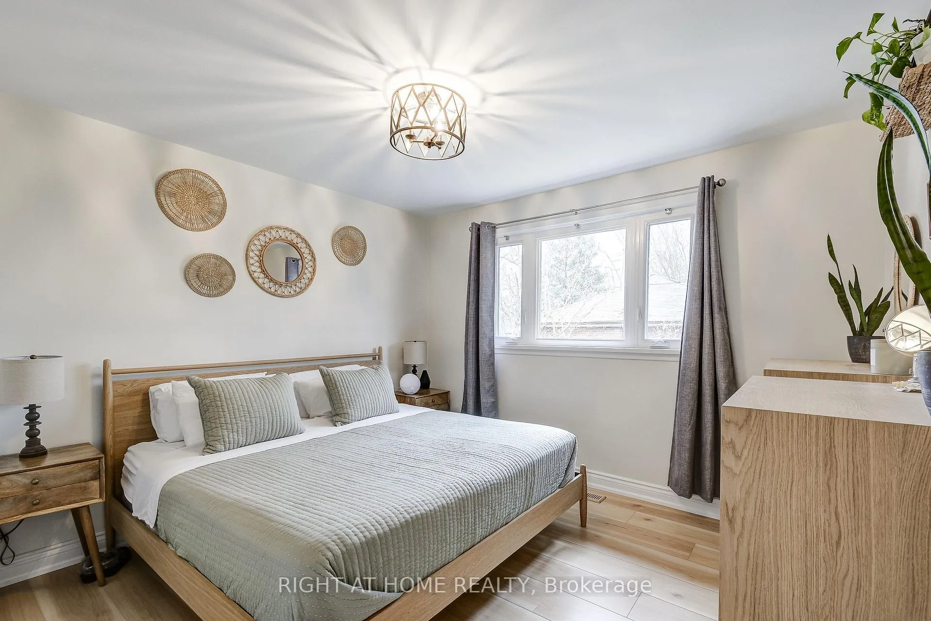 Photo 22 of 1300 Princeton Crescent, Burlington, Mountainside — HOMEH