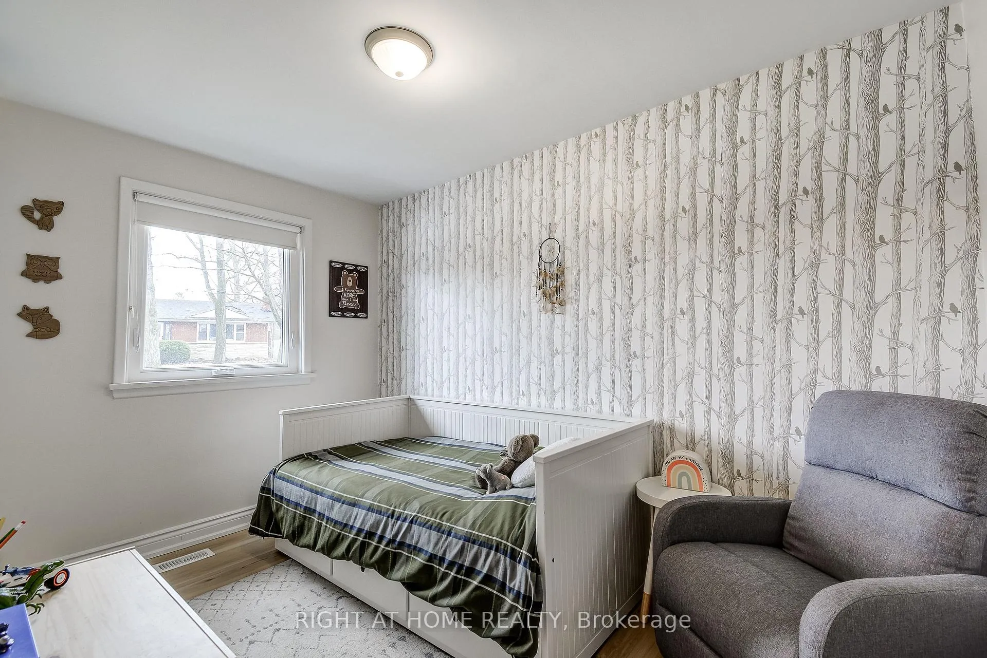 Photo 23 of 1300 Princeton Crescent, Burlington, Mountainside — HOMEH