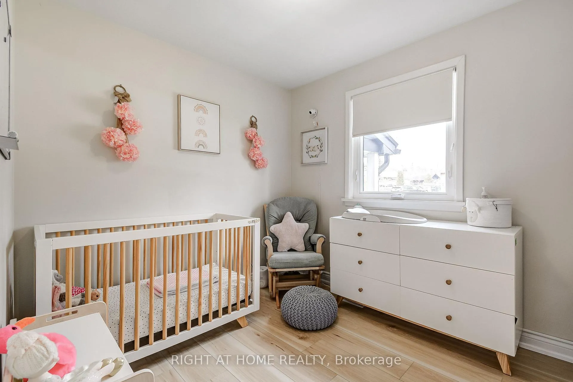 Photo 24 of 1300 Princeton Crescent, Burlington, Mountainside — HOMEH