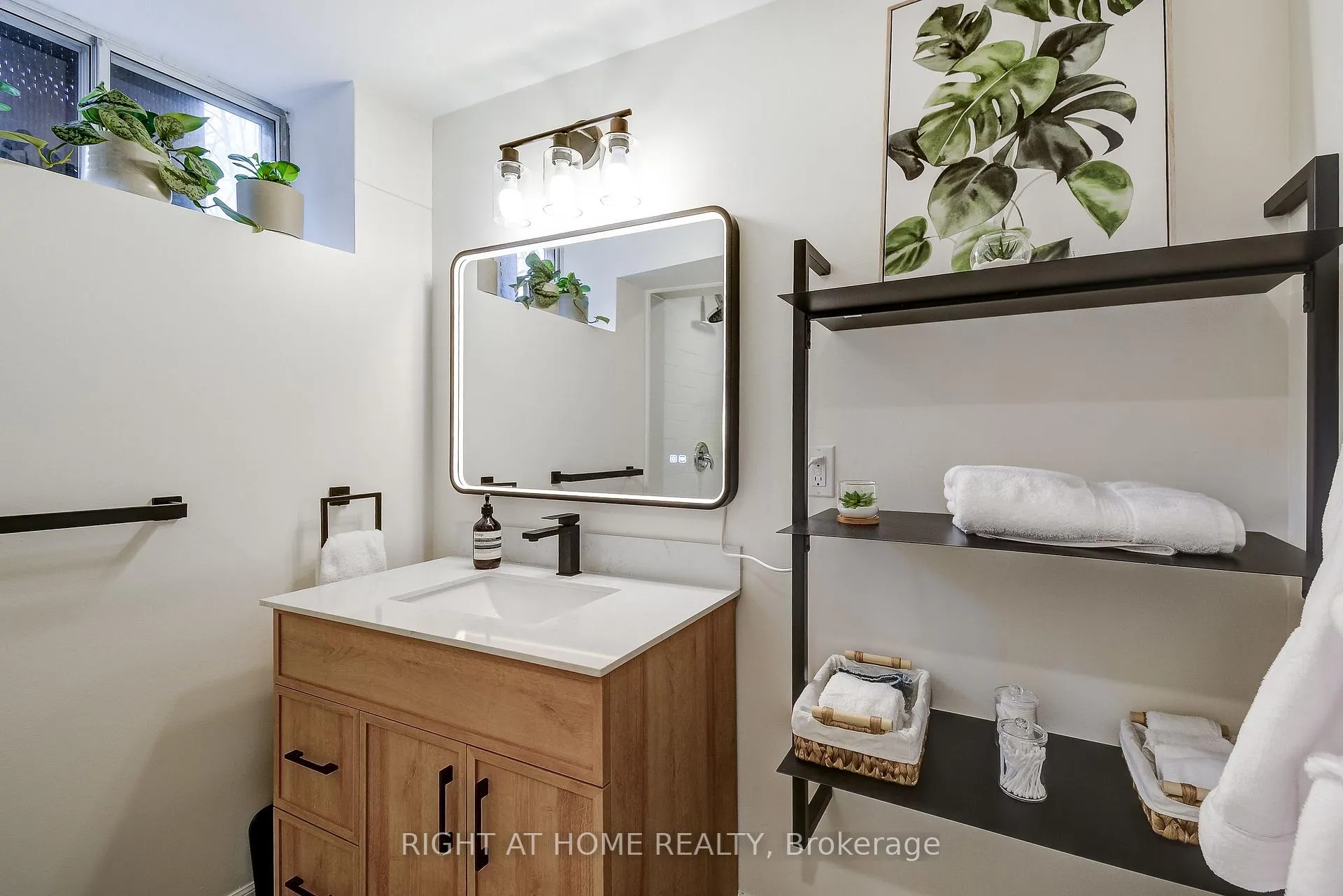 Photo 26 of 1300 Princeton Crescent, Burlington, Mountainside — HOMEH