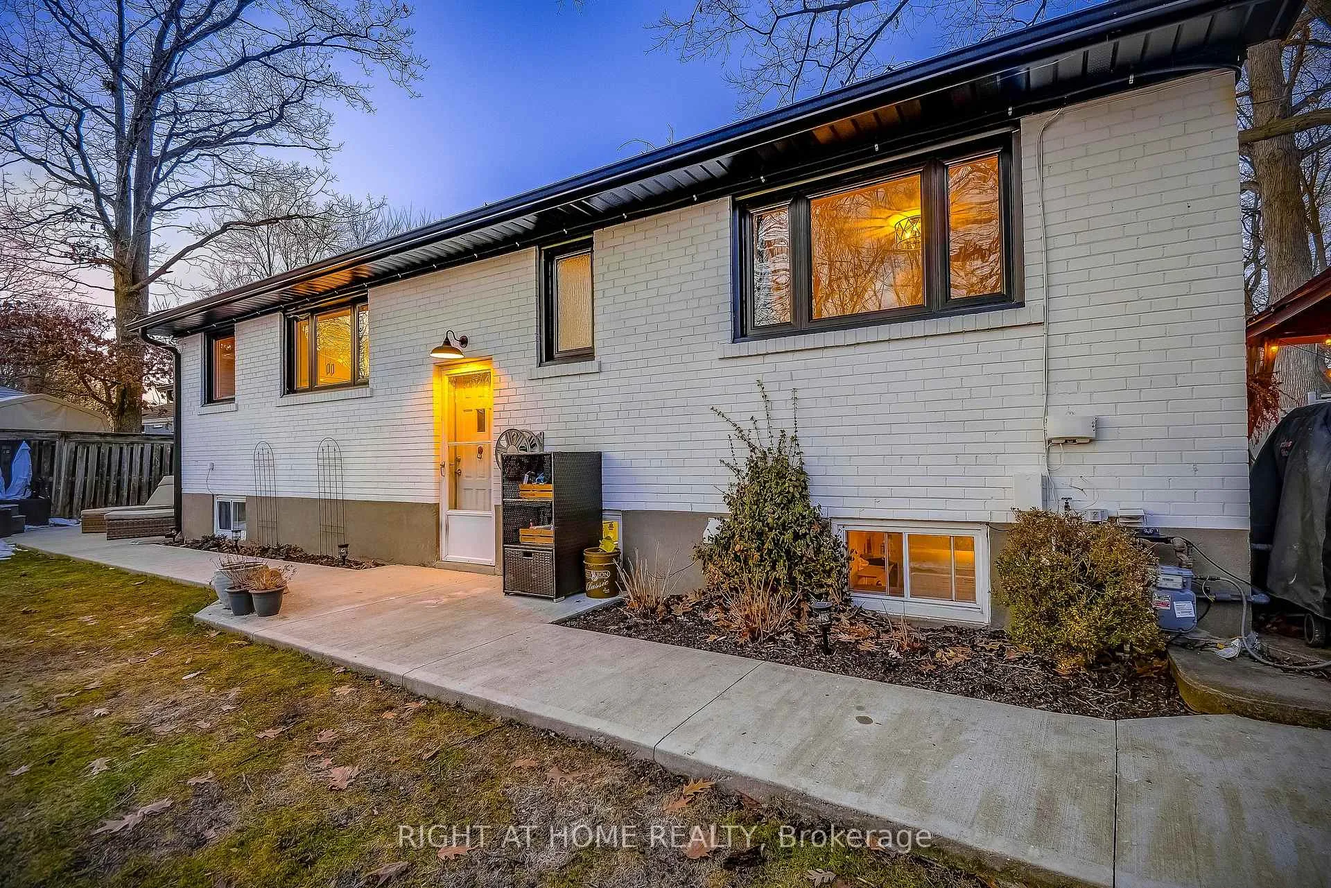 Photo 33 of 1300 Princeton Crescent, Burlington, Mountainside — HOMEH