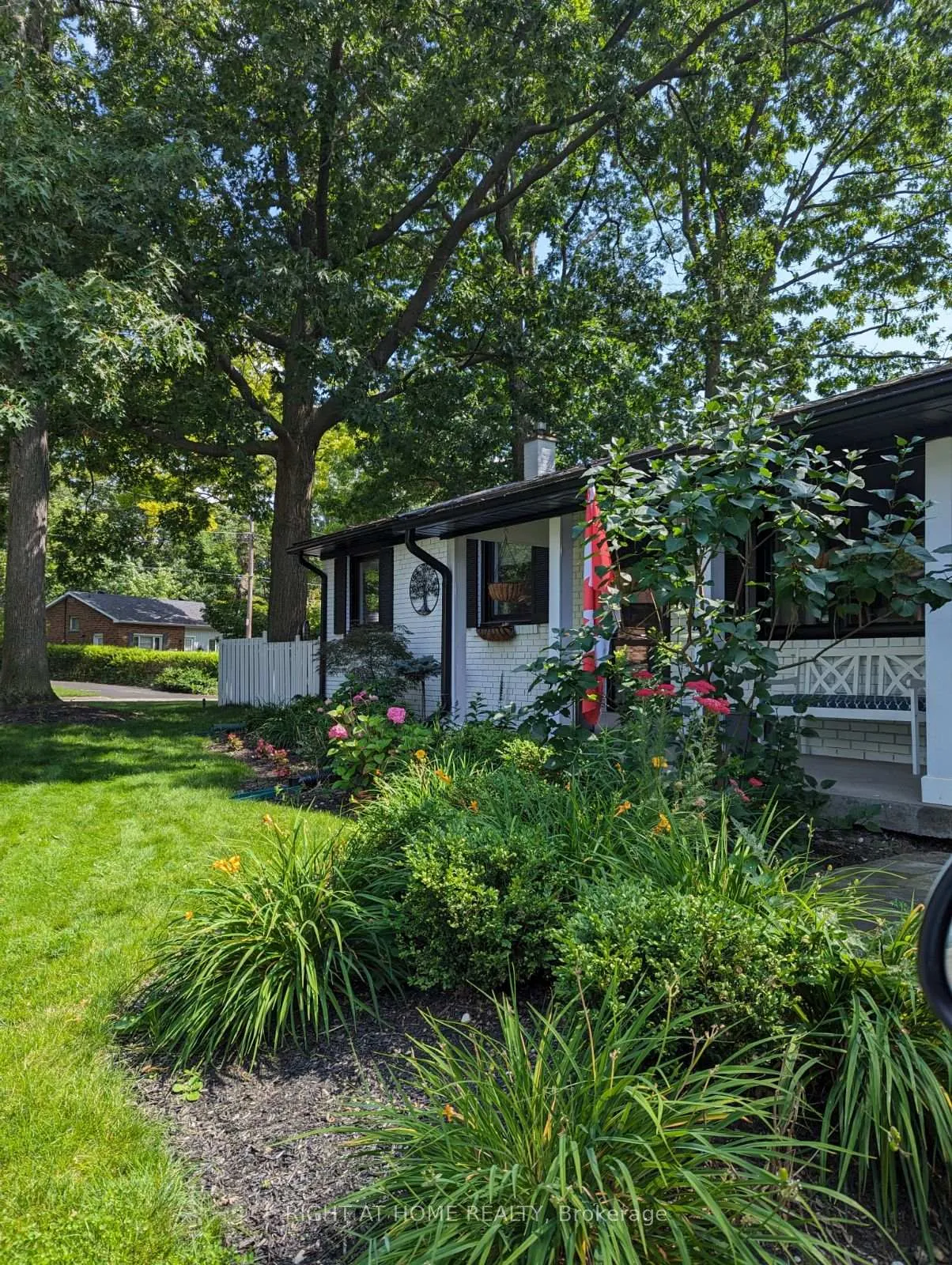 Photo 36 of 1300 Princeton Crescent, Burlington, Mountainside — HOMEH