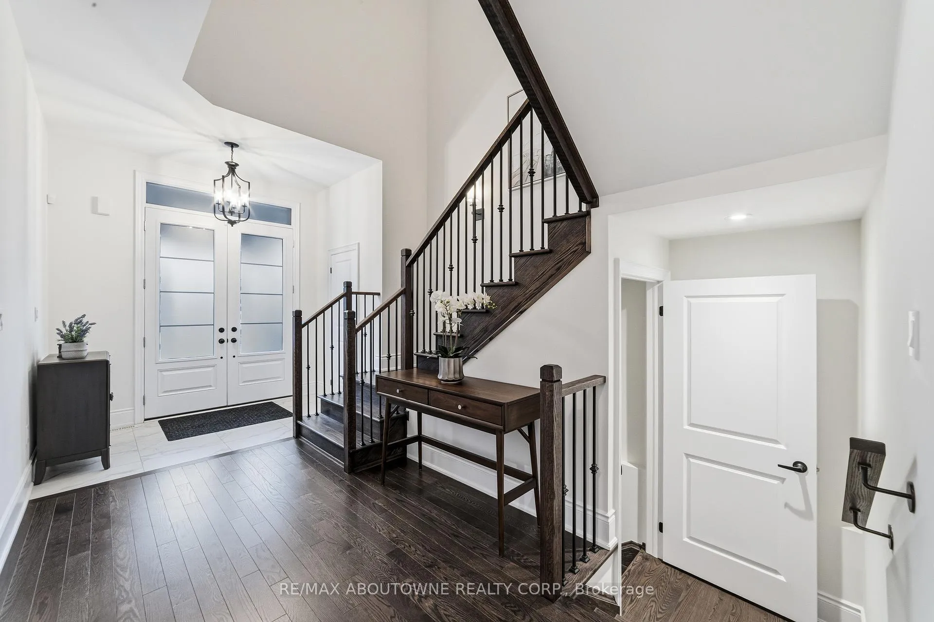 Photo 3 of 477 Parent Place, Milton, Ford — HOMEH