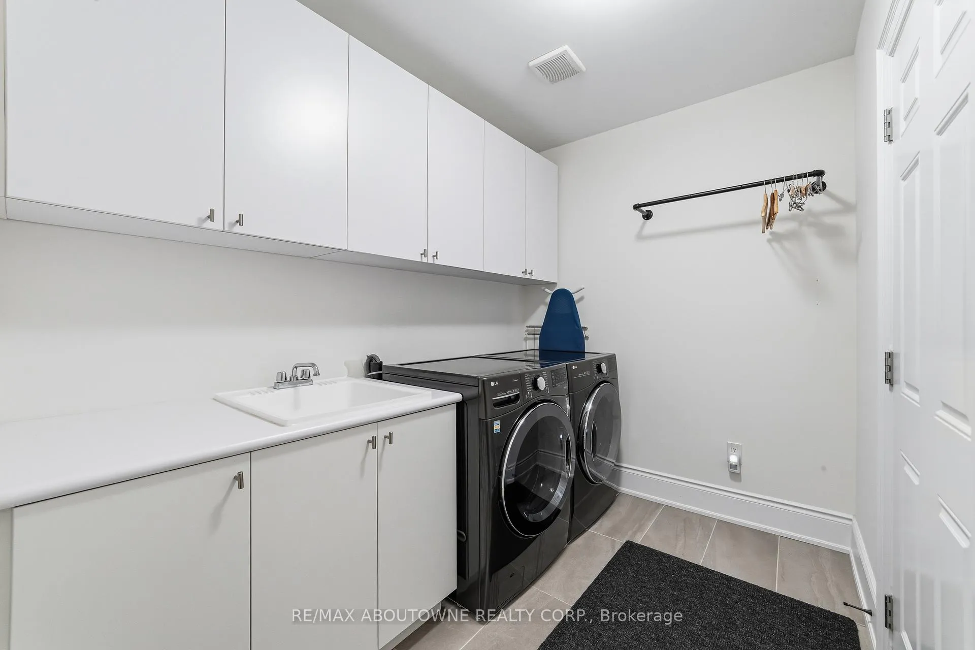 Photo 15 of 477 Parent Place, Milton, Ford — HOMEH