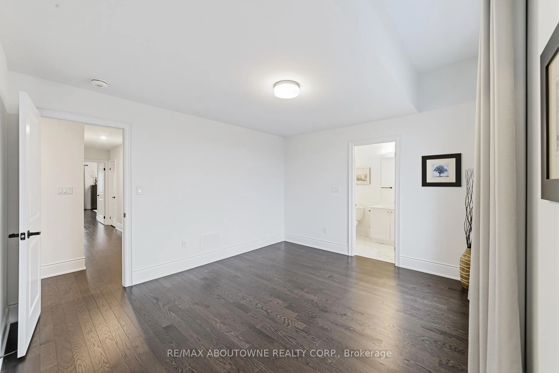 Photo 22 of 477 Parent Place, Milton, Ford — HOMEH