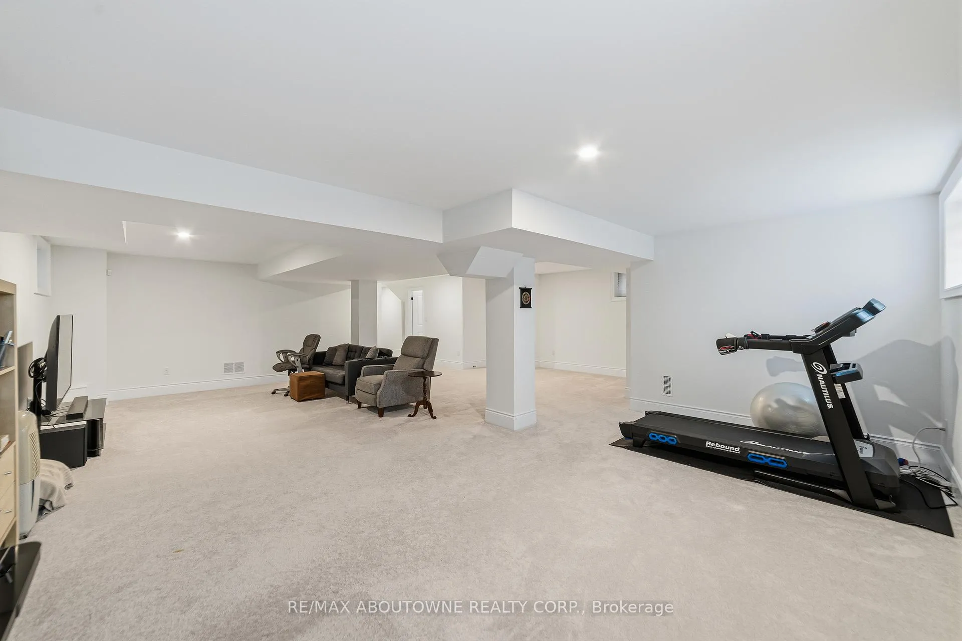 Photo 31 of 477 Parent Place, Milton, Ford — HOMEH