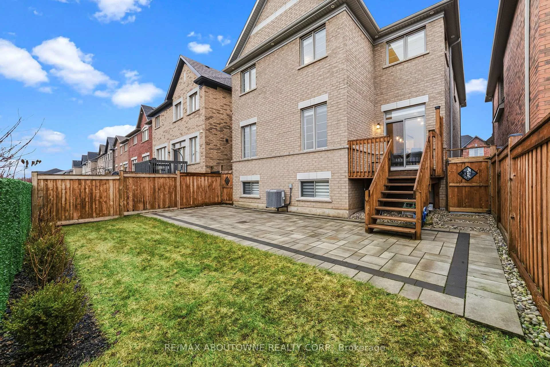 Photo 38 of 477 Parent Place, Milton, Ford — HOMEH