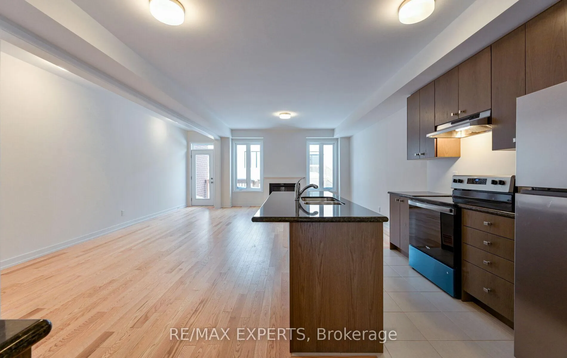 Photo 4 of 28 Raja Street, Brampton, Bram East — HOMEH