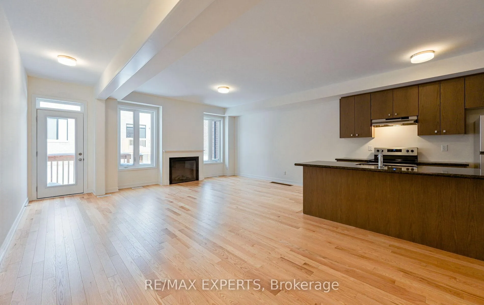 Photo 5 of 28 Raja Street, Brampton, Bram East — HOMEH