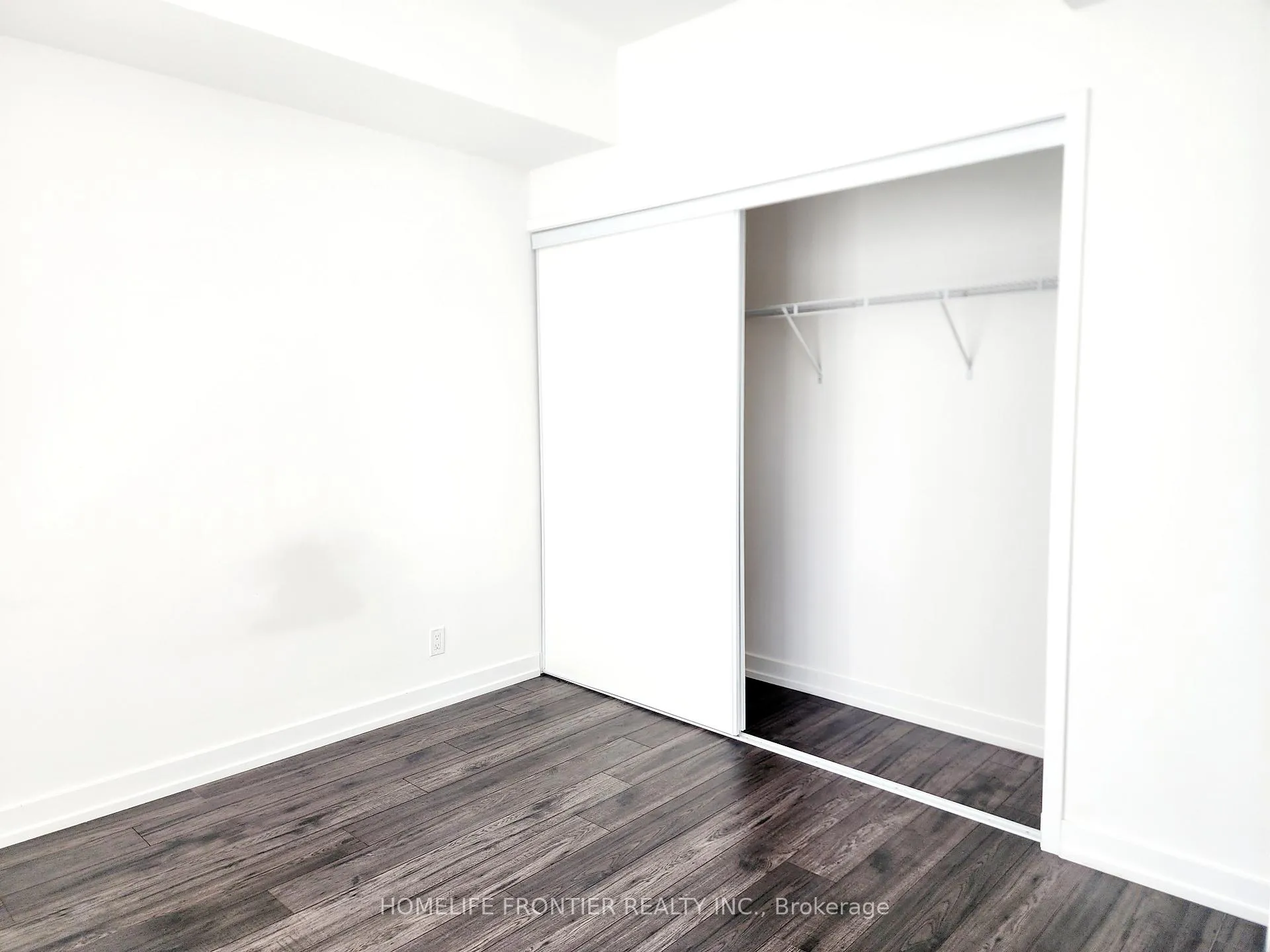 Photo 6 of Unit 717, 33 Helendale Avenue, Toronto, Yonge-Eglinton — HOMEH
