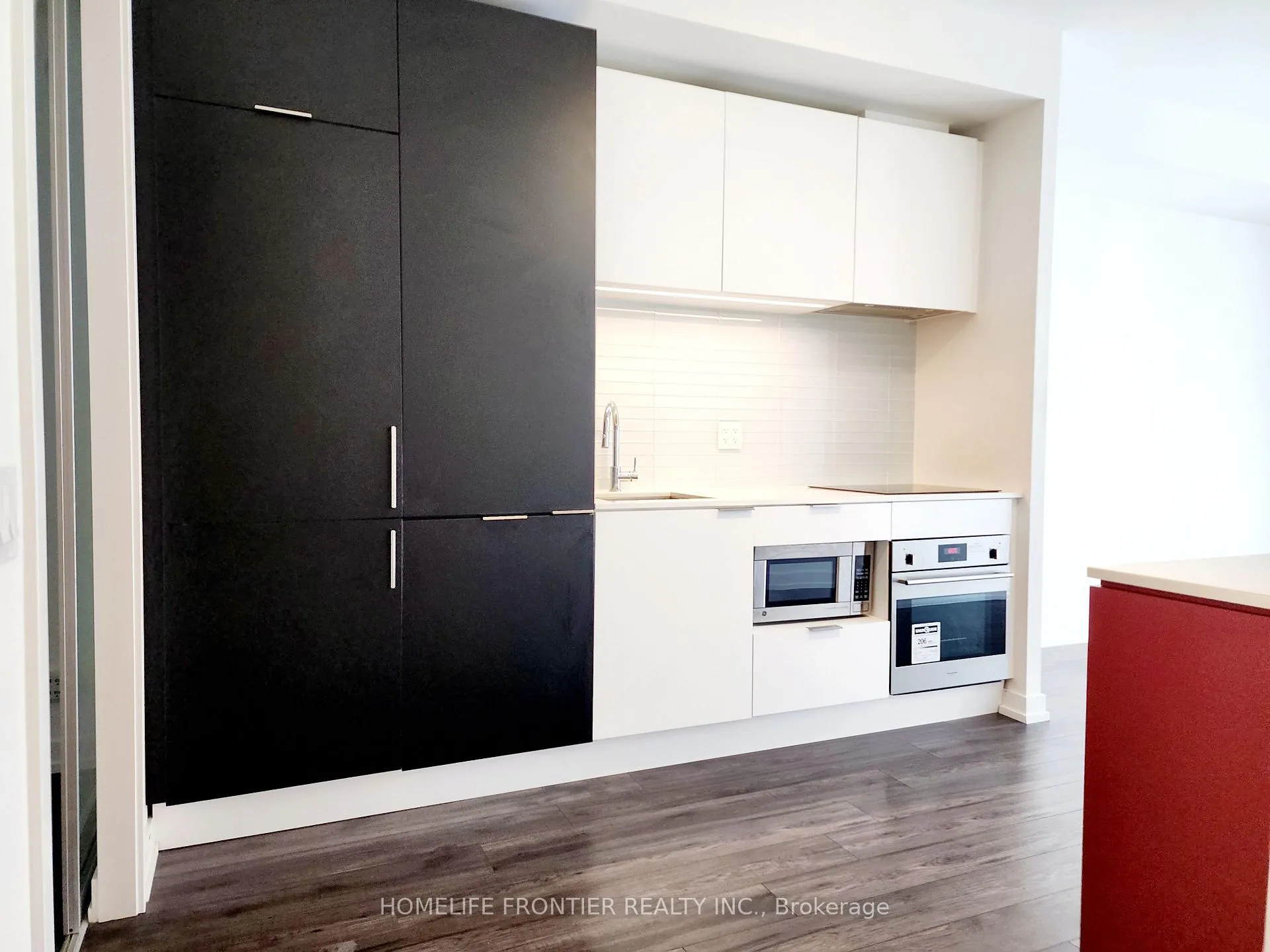 Photo 9 of Unit 717, 33 Helendale Avenue, Toronto, Yonge-Eglinton — HOMEH