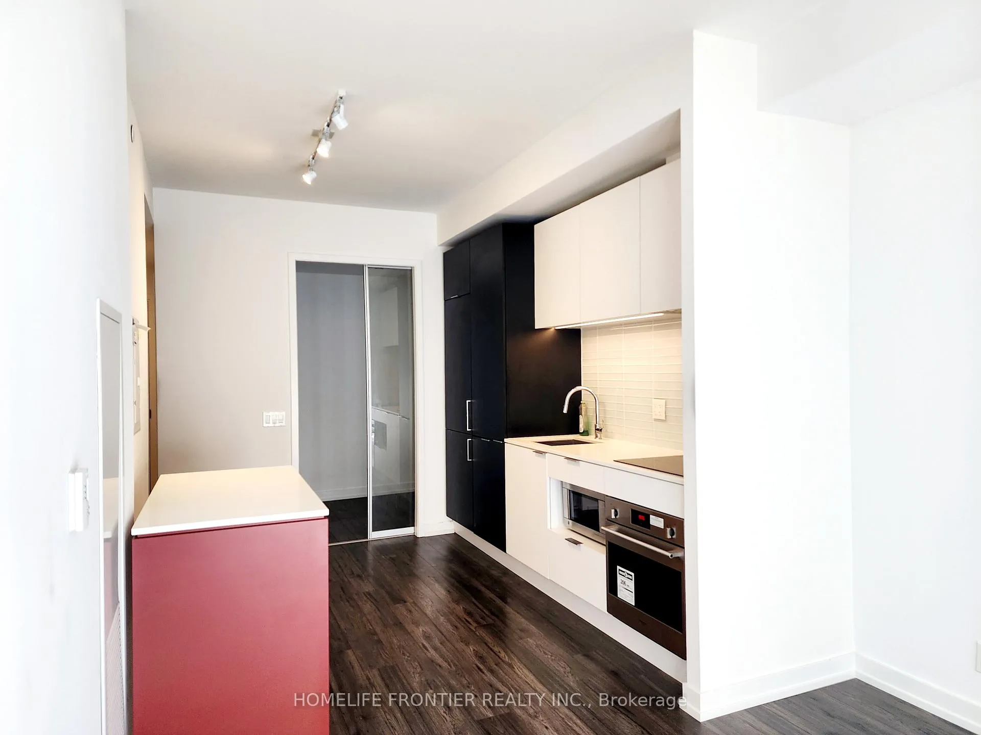 Photo 11 of Unit 717, 33 Helendale Avenue, Toronto, Yonge-Eglinton — HOMEH