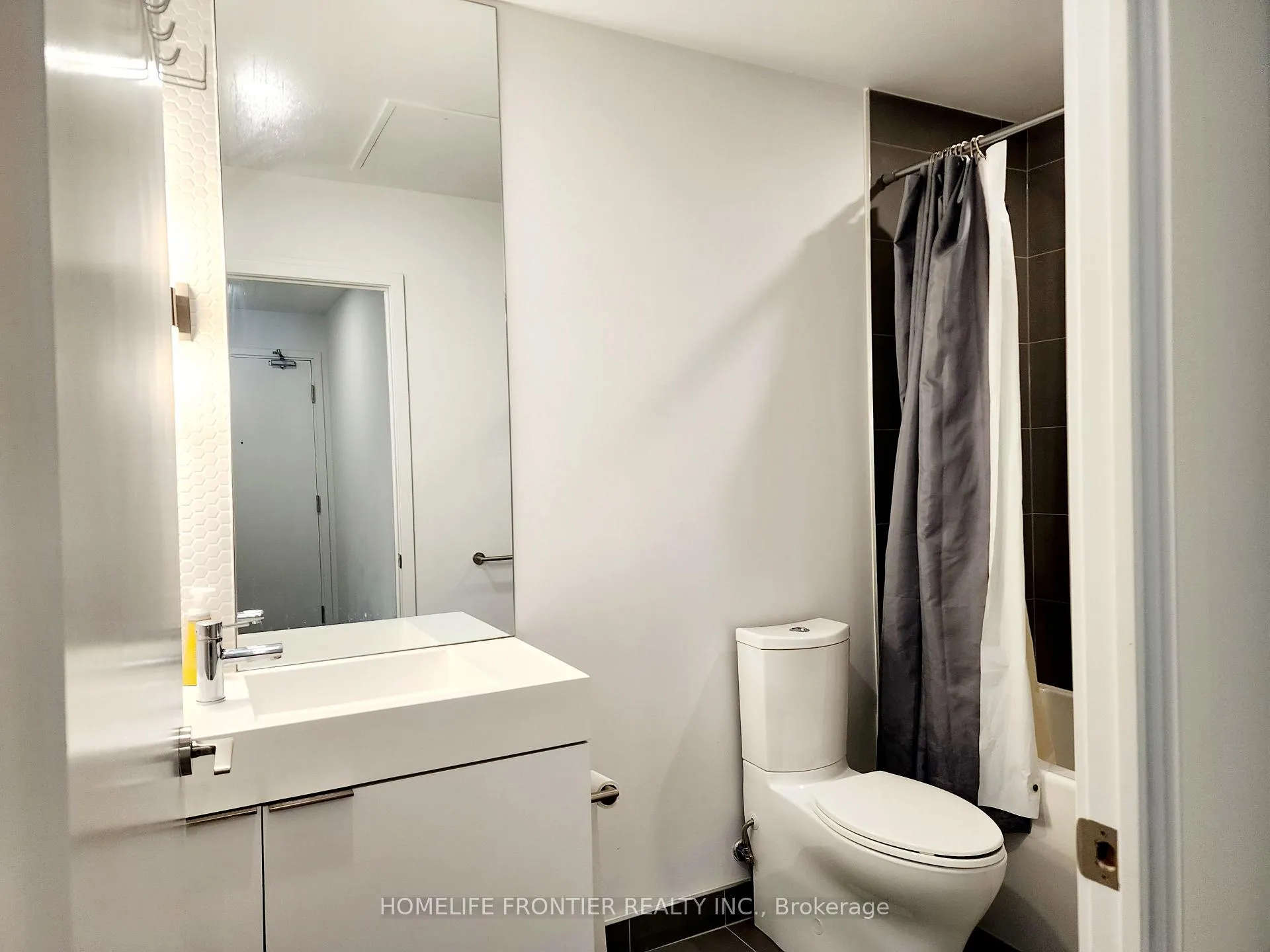 Photo 12 of Unit 717, 33 Helendale Avenue, Toronto, Yonge-Eglinton — HOMEH