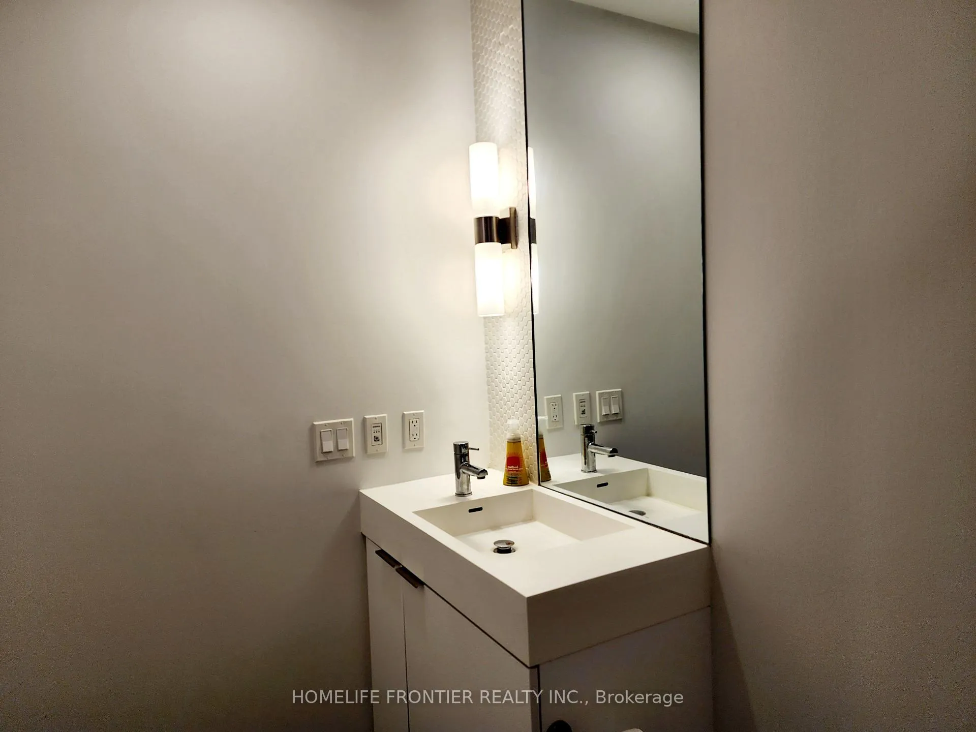Photo 14 of Unit 717, 33 Helendale Avenue, Toronto, Yonge-Eglinton — HOMEH