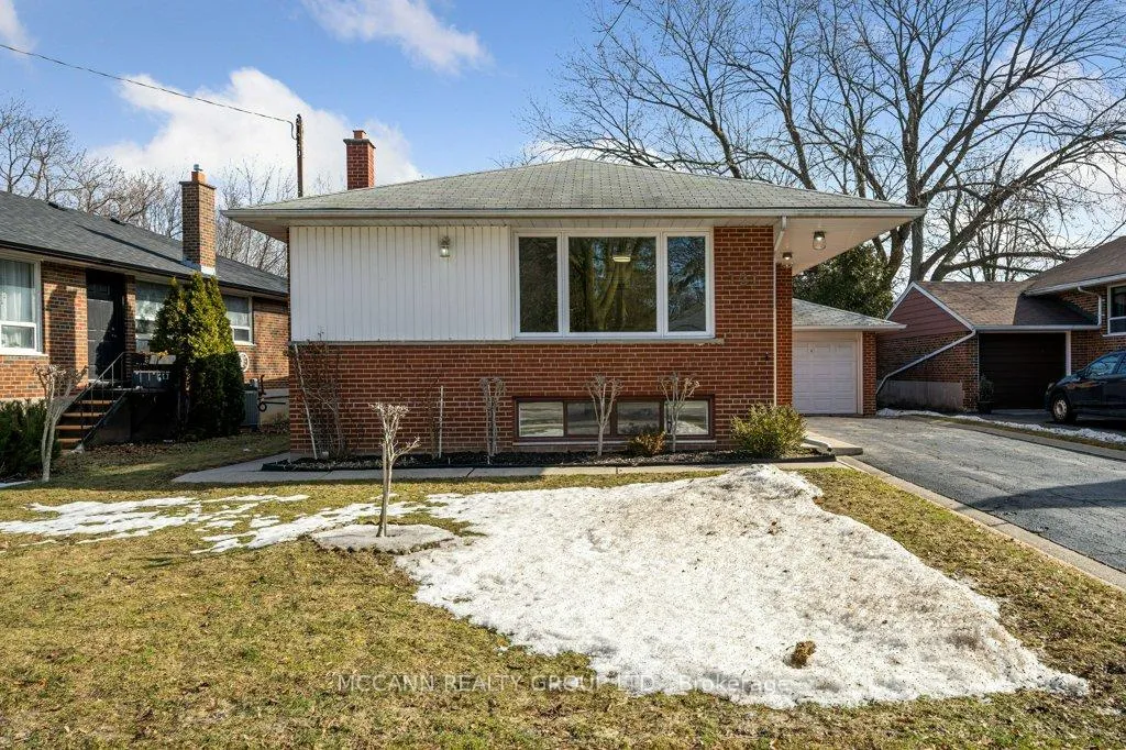 Photo 2 of 121 Wincott Drive, Etobicoke, Kingsview Village-The Westway — HOMEH