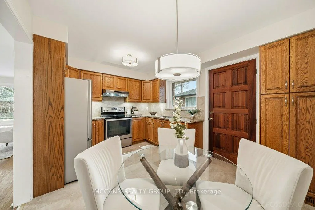 Photo 15 of 121 Wincott Drive, Etobicoke, Kingsview Village-The Westway — HOMEH