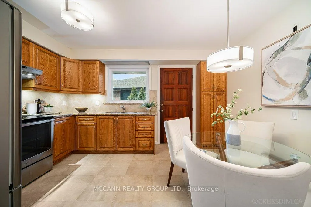 Photo 16 of 121 Wincott Drive, Etobicoke, Kingsview Village-The Westway — HOMEH