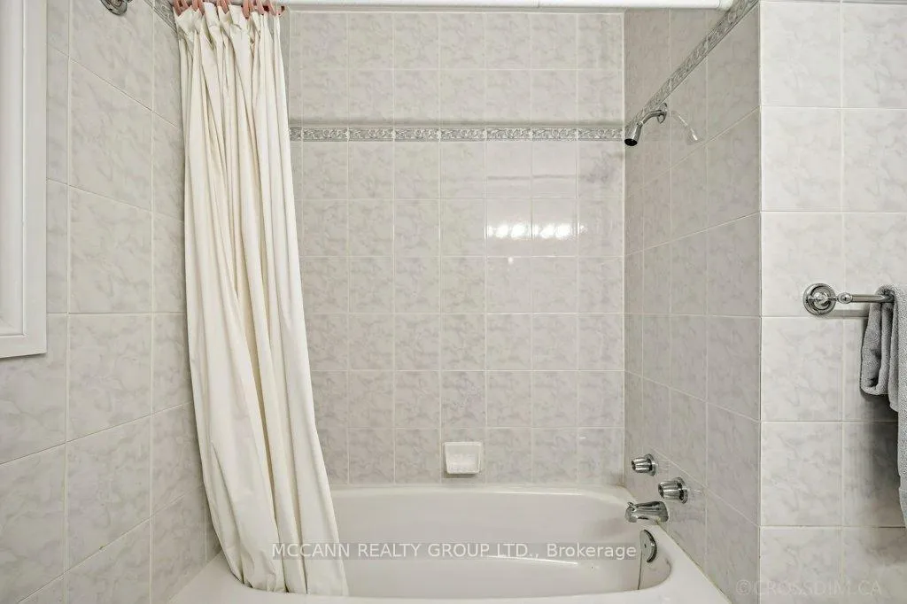 Photo 23 of 121 Wincott Drive, Etobicoke, Kingsview Village-The Westway — HOMEH