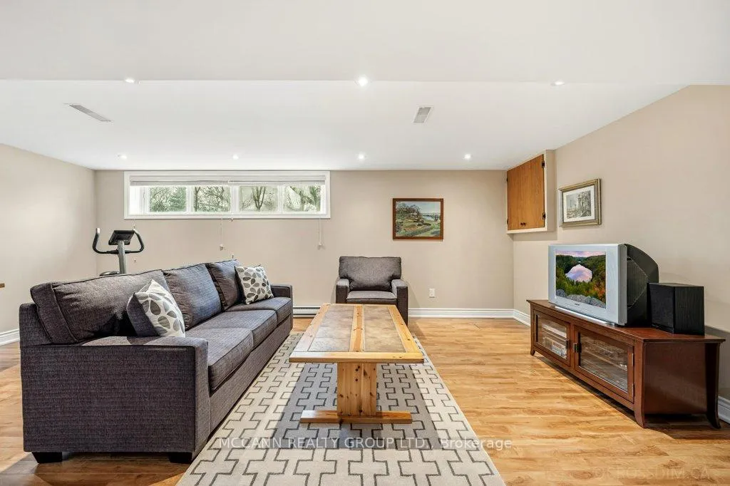 Photo 24 of 121 Wincott Drive, Etobicoke, Kingsview Village-The Westway — HOMEH