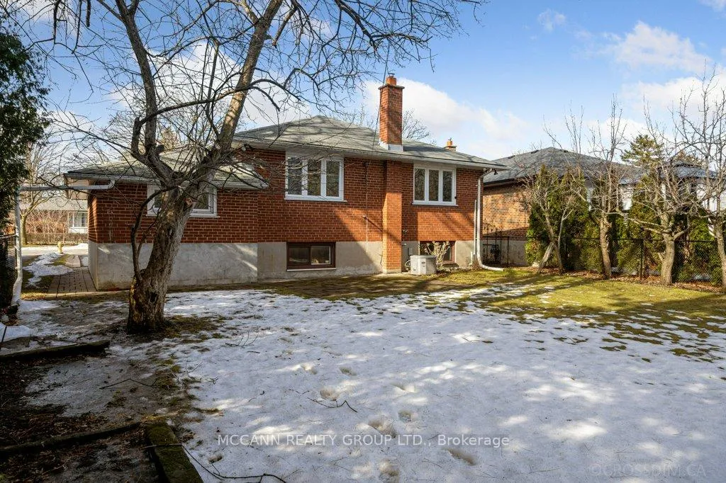 Photo 33 of 121 Wincott Drive, Etobicoke, Kingsview Village-The Westway — HOMEH