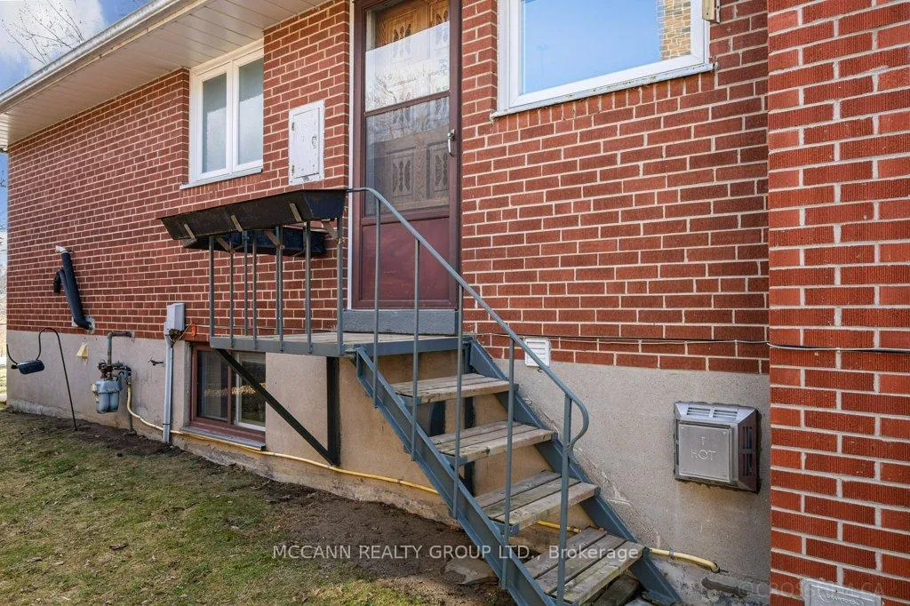 Photo 38 of 121 Wincott Drive, Etobicoke, Kingsview Village-The Westway — HOMEH