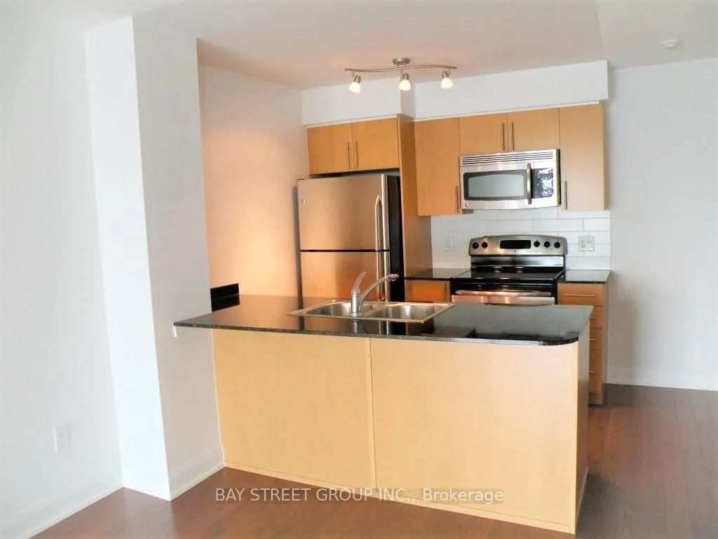 Photo 6 of Unit 2012, 2191 Yonge Street, Toronto, Mount Pleasant West — HOMEH