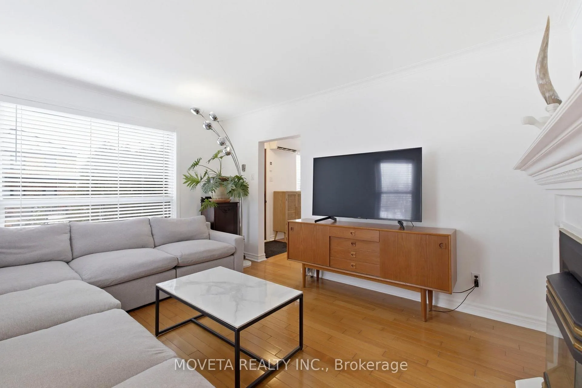Photo 9 of 438 Silverthorn Avenue, Toronto, Keelesdale-Eglinton West — HOMEH