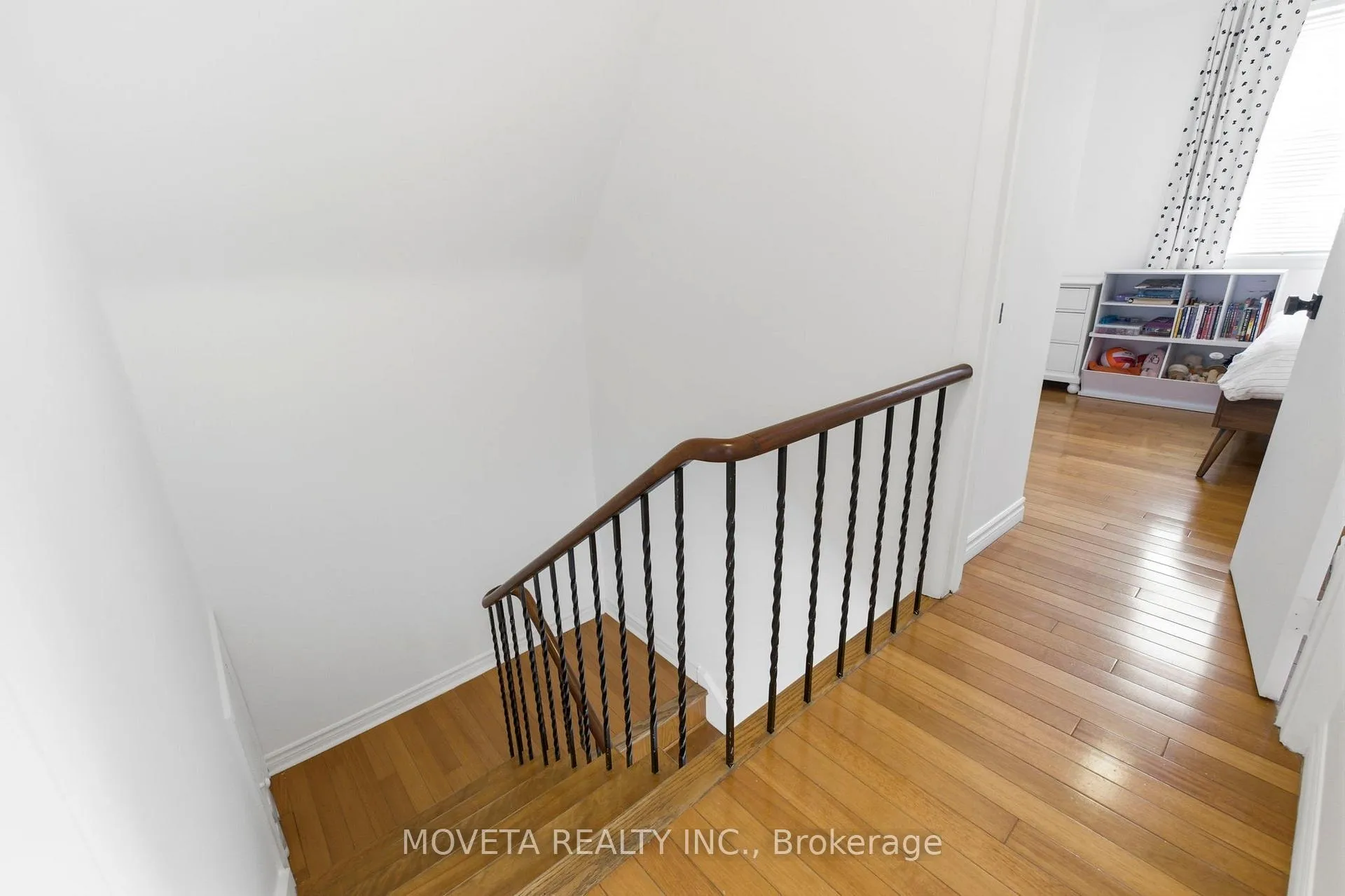 Photo 15 of 438 Silverthorn Avenue, Toronto, Keelesdale-Eglinton West — HOMEH