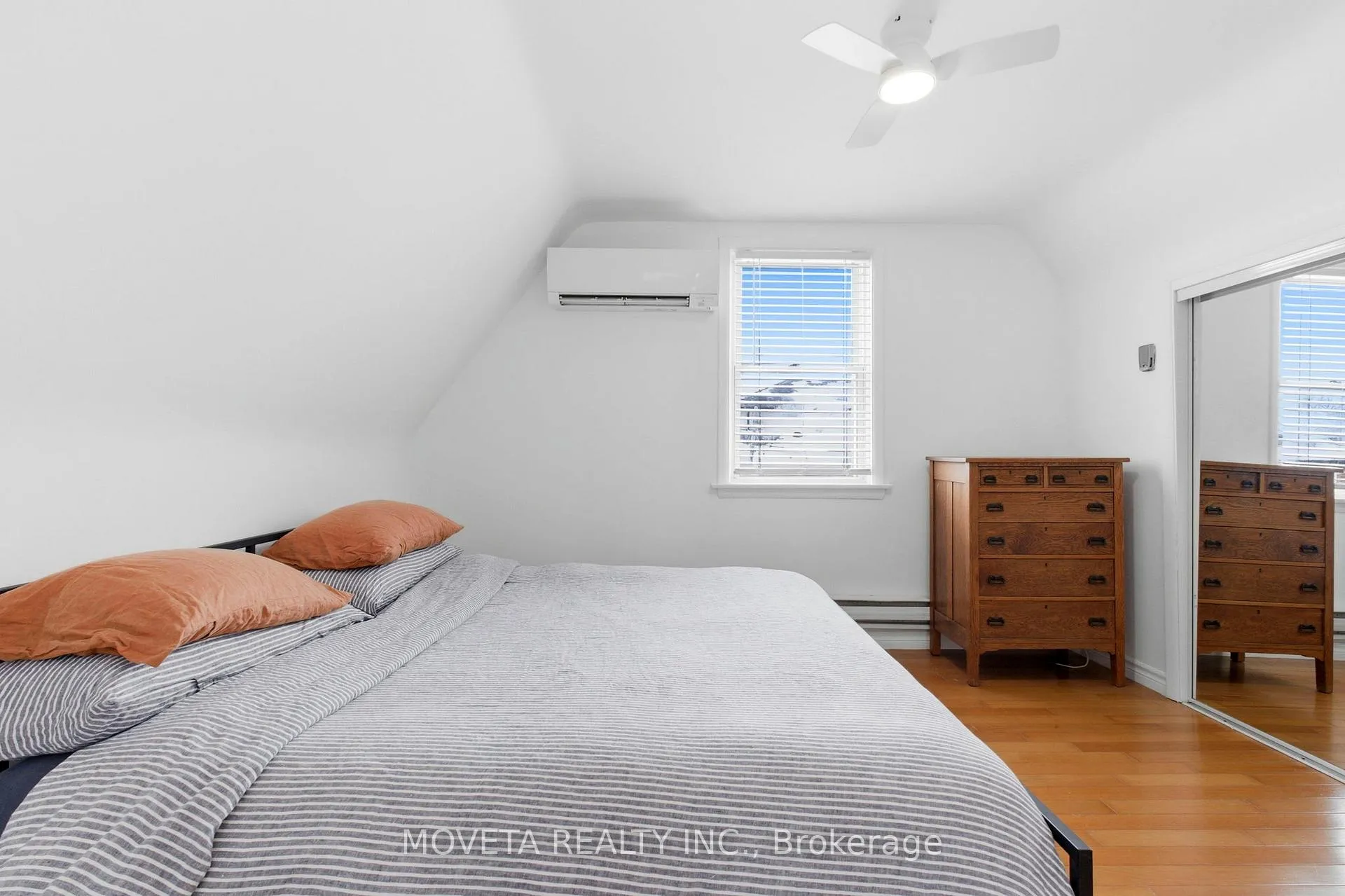 Photo 16 of 438 Silverthorn Avenue, Toronto, Keelesdale-Eglinton West — HOMEH