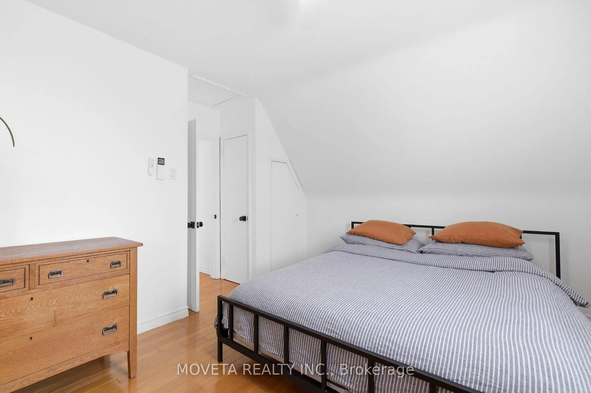 Photo 18 of 438 Silverthorn Avenue, Toronto, Keelesdale-Eglinton West — HOMEH
