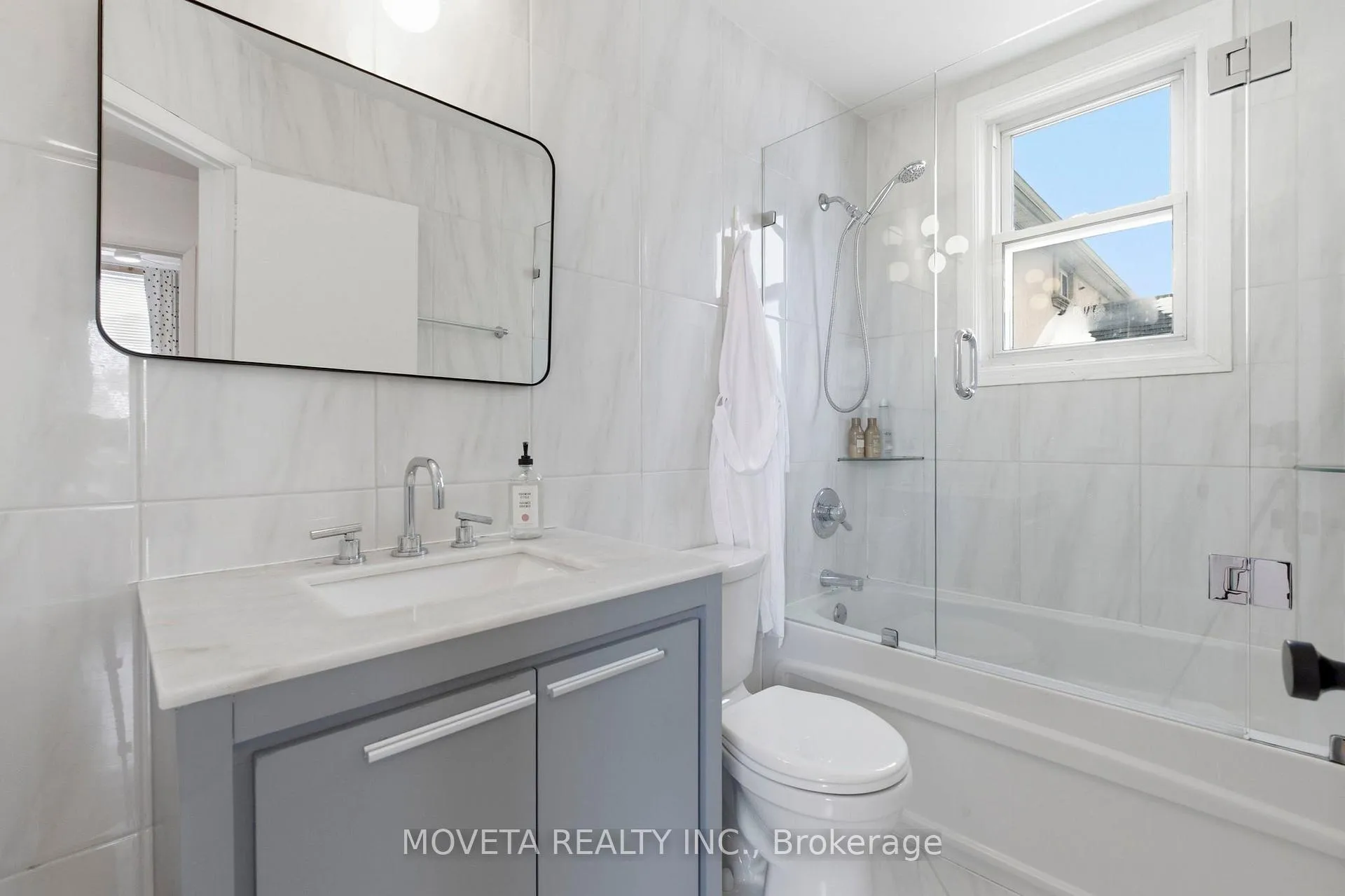 Photo 23 of 438 Silverthorn Avenue, Toronto, Keelesdale-Eglinton West — HOMEH