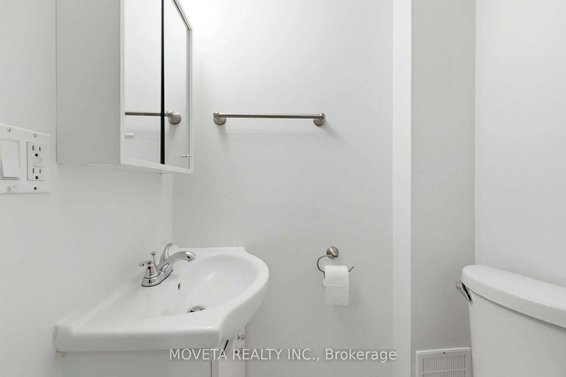Photo 28 of 438 Silverthorn Avenue, Toronto, Keelesdale-Eglinton West — HOMEH