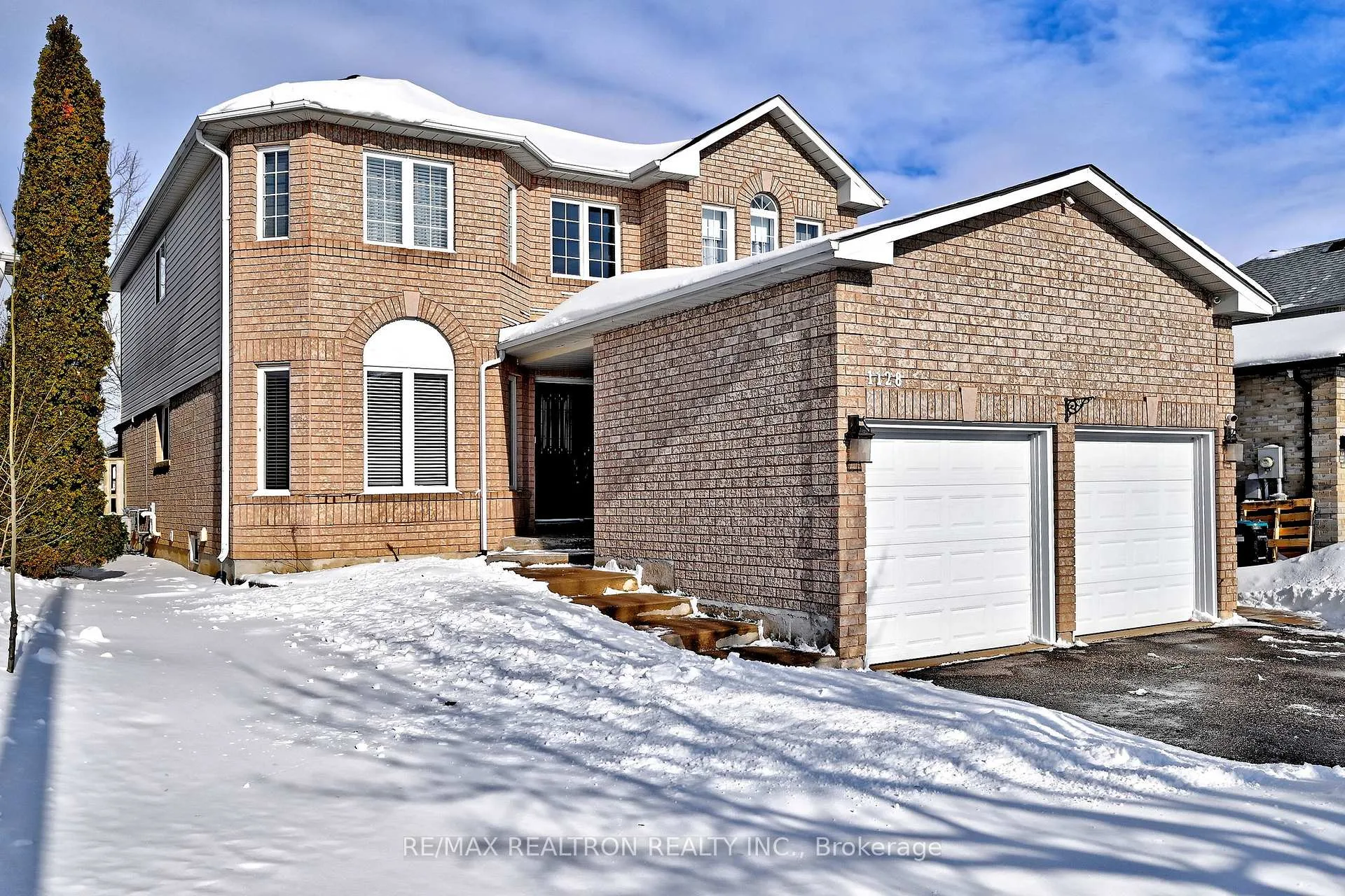 Photo 3 of 1128 Corrie Street, Innisfil, Alcona — HOMEH