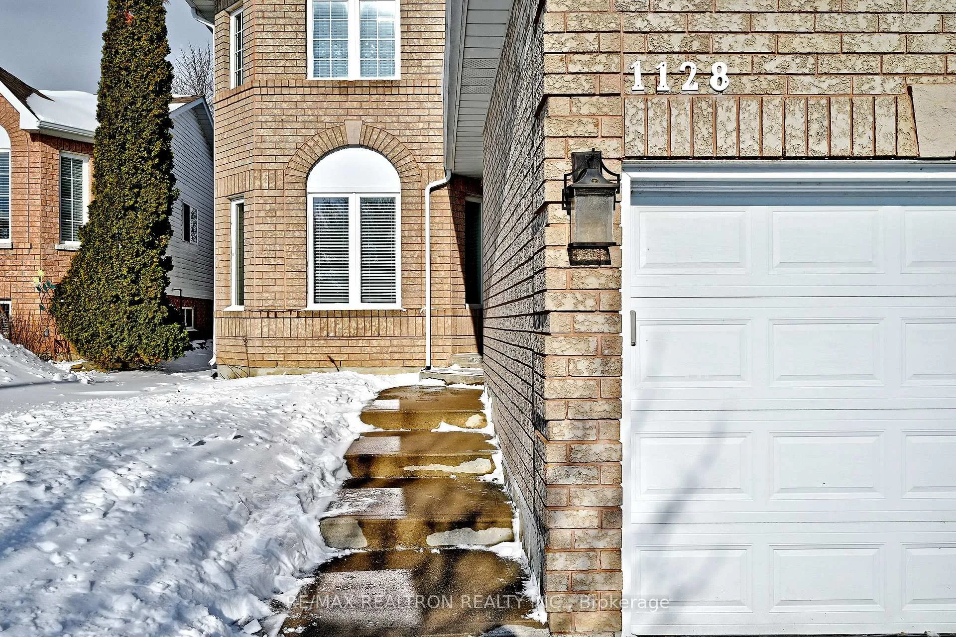 Photo 4 of 1128 Corrie Street, Innisfil, Alcona — HOMEH