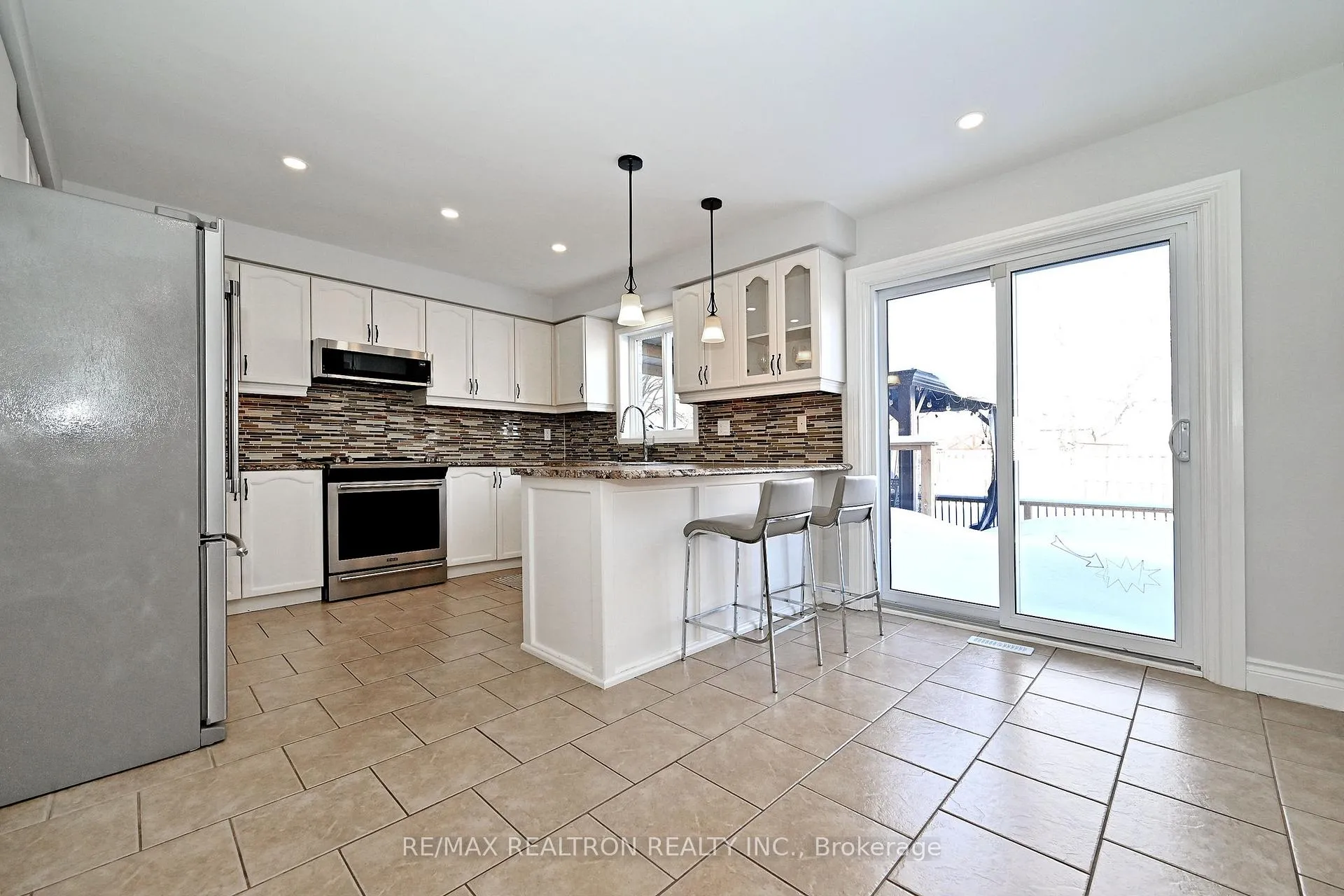 Photo 16 of 1128 Corrie Street, Innisfil, Alcona — HOMEH