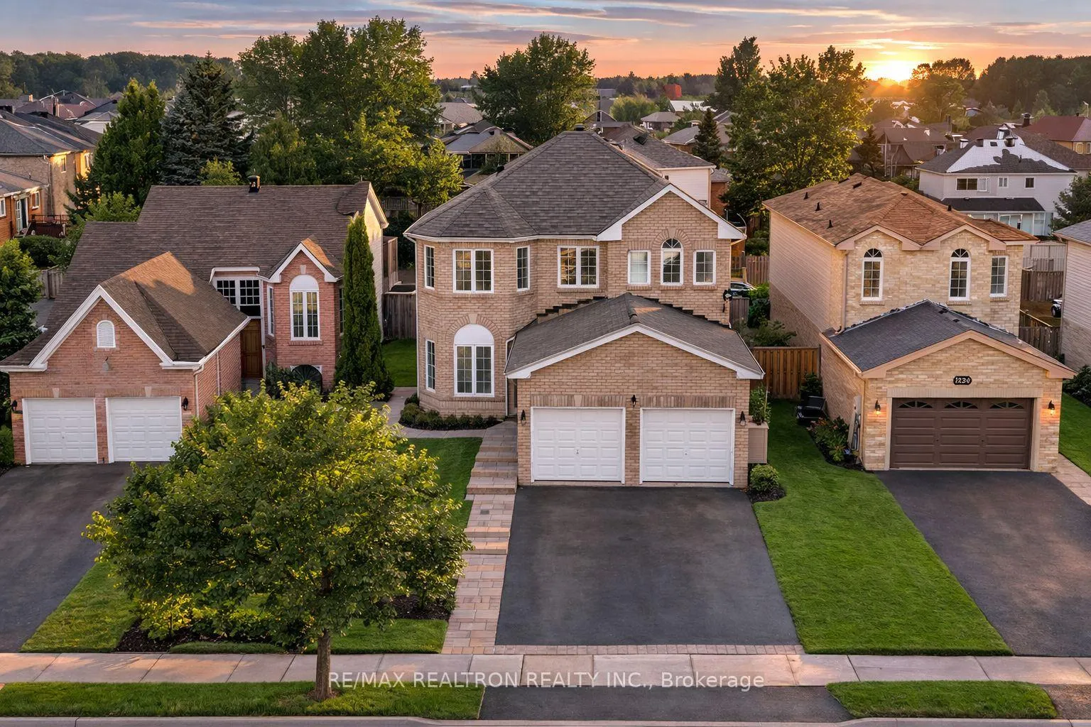 Photo 1 of 1128 Corrie Street, Innisfil, Alcona — HOMEH